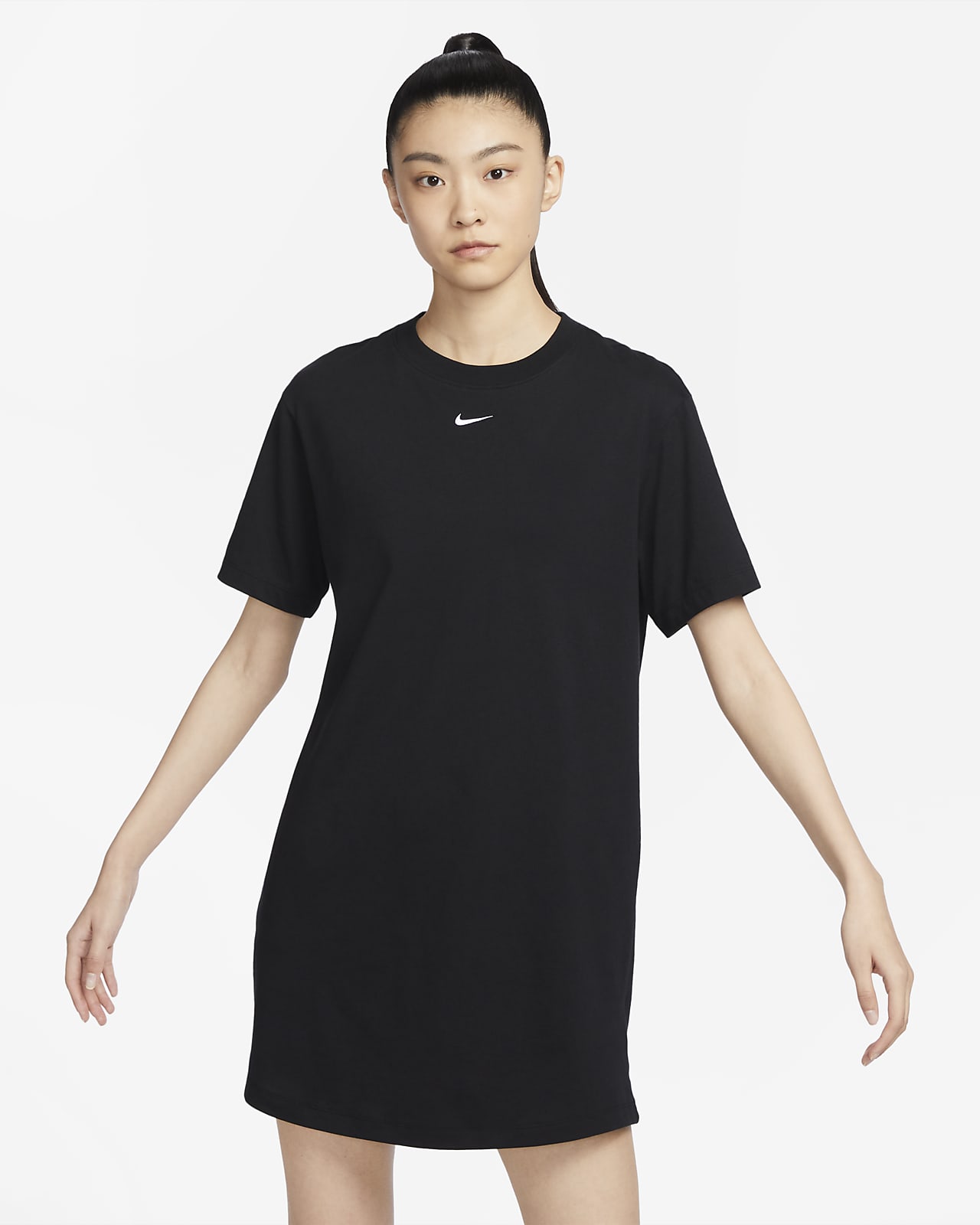 Женская футболка Nike Sportswear Essential черная