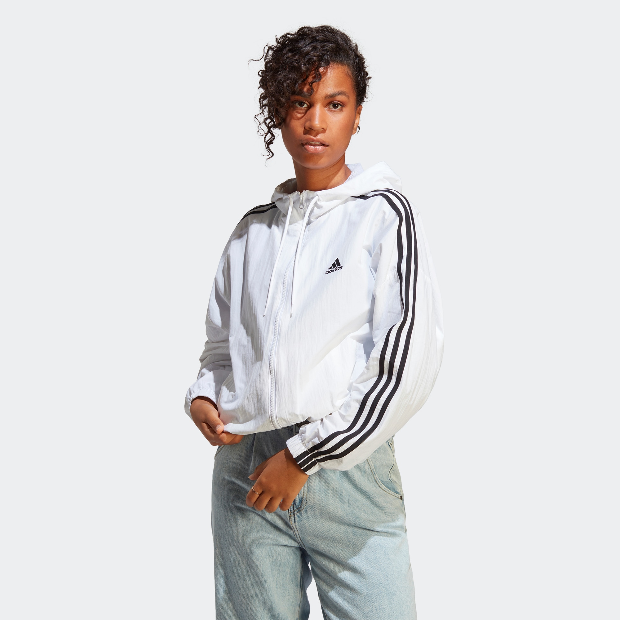 Женская куртка adidas ESSENTIALS WOVEN WINDBREAKER