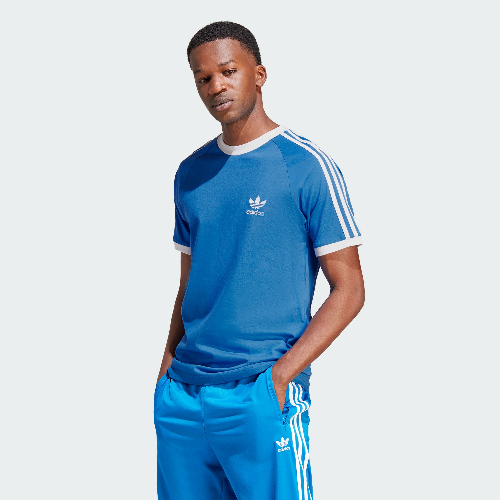 Мужская футболка adidas ADICOLOR SUPERSTAR 3-STRIPES TEE IN7745