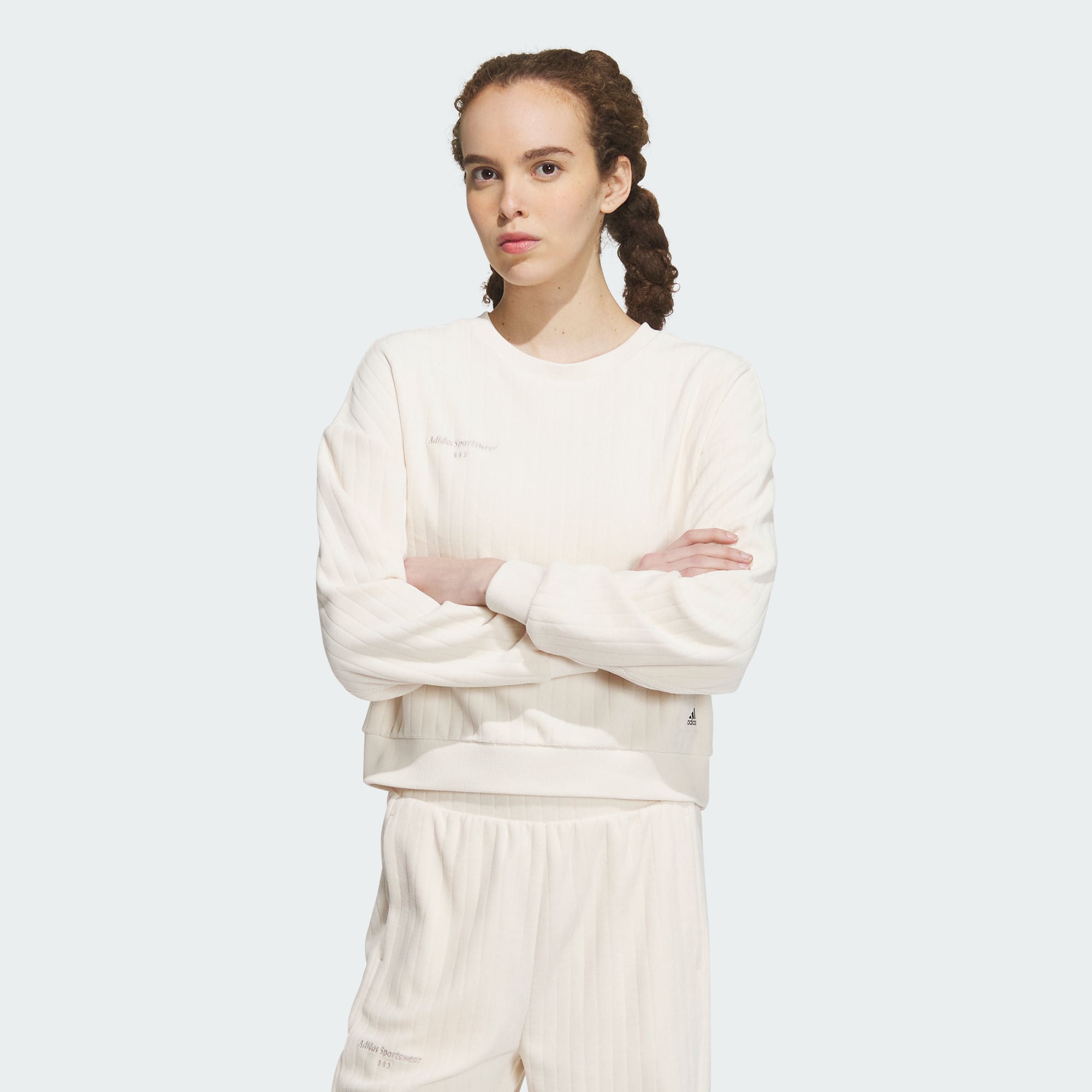 Женский свитшот adidas LOUNGE SWEATSHIRT IP7066