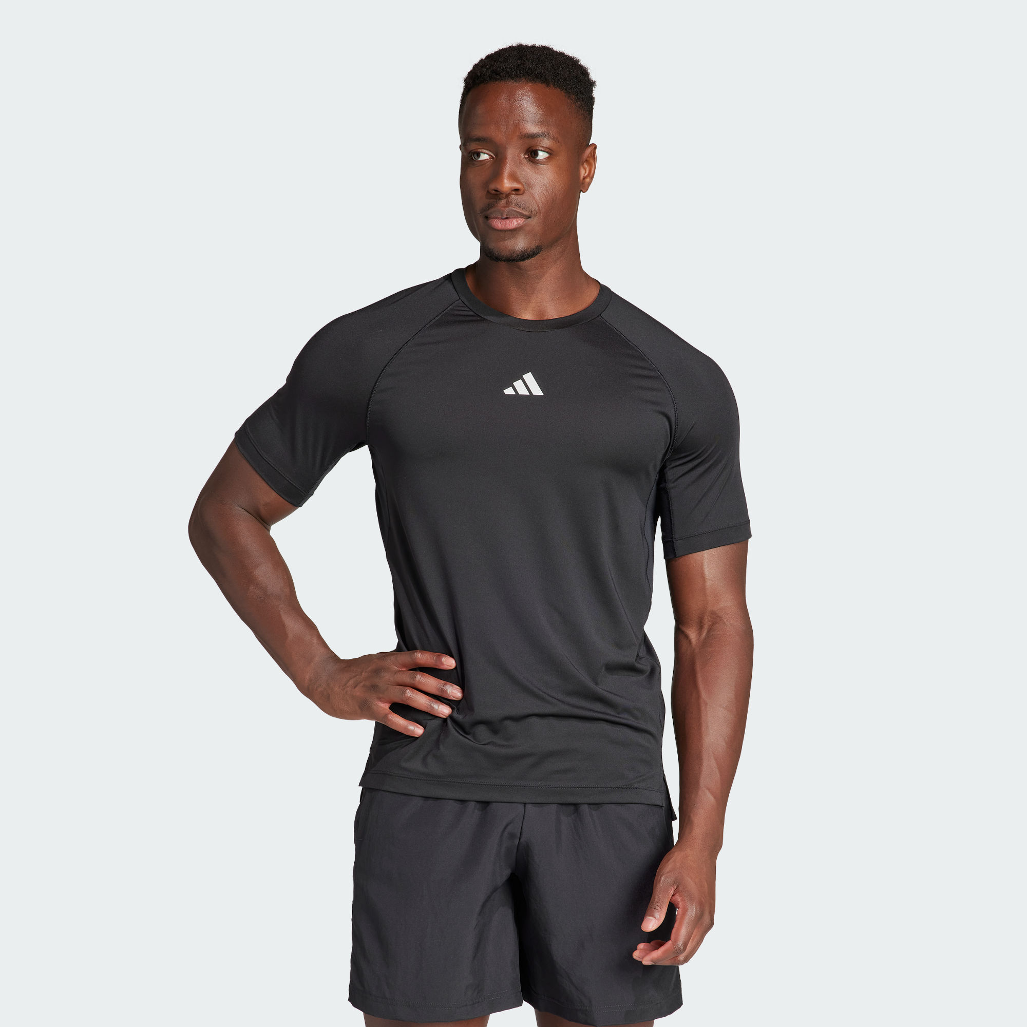 Мужская футболка adidas GYM TRAINING T-SHIRT черная