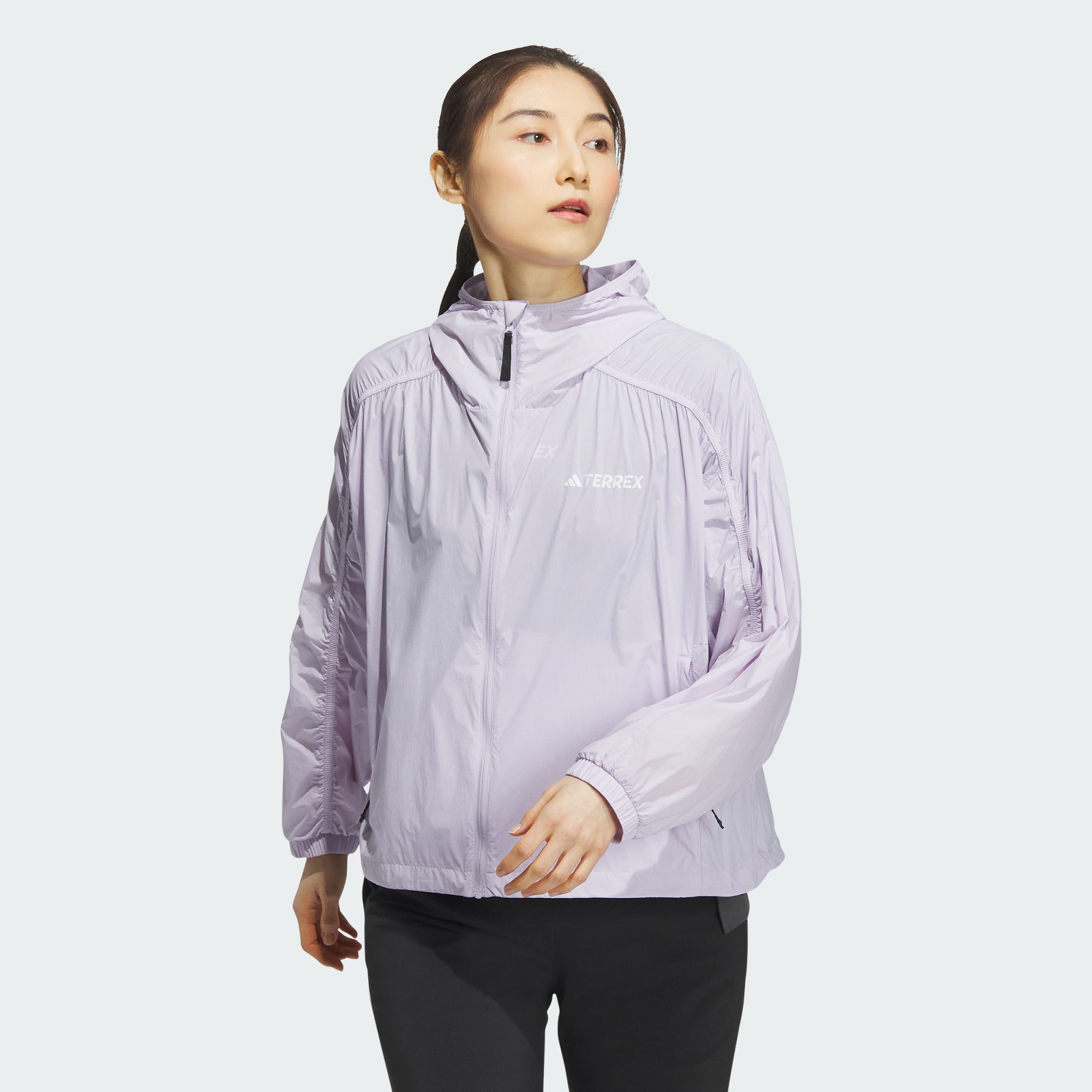 Женская куртка adidas UPF WINDBREAKER