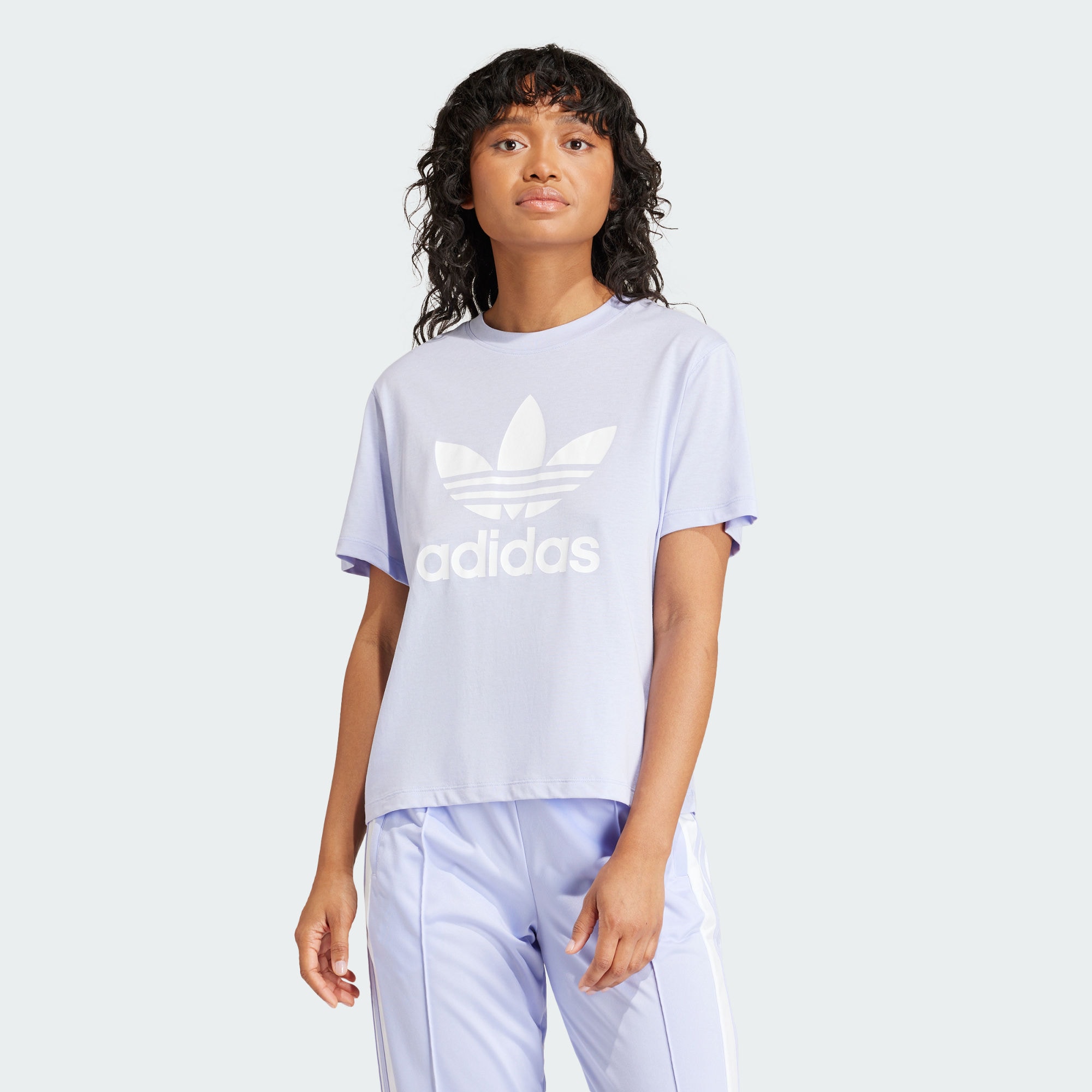 Женская футболка adidas ADICOLOR TREFOIL BOXY T-SHIRT IN8439