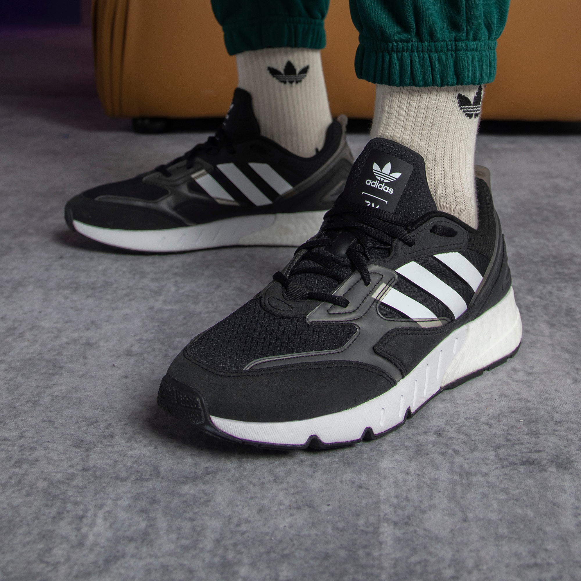 Кроссовки adidas ZX 1K BOOST 2.0 SHOES черно-белые