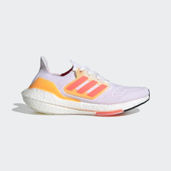 Женские кроссовки для бега adidas ULTRABOOST 22 SHOES (Белые)