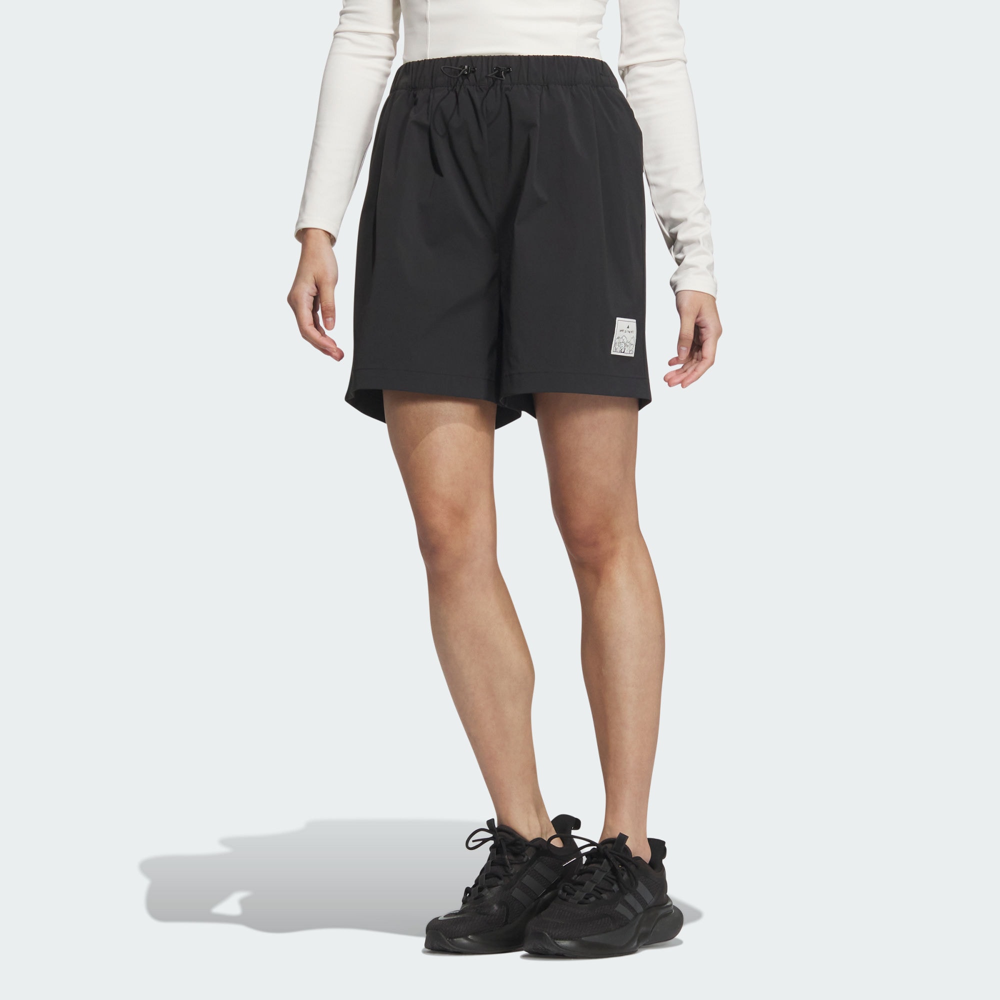 Женские шорты adidas GRAPHIC WOVEN SHORTS MBTI черные