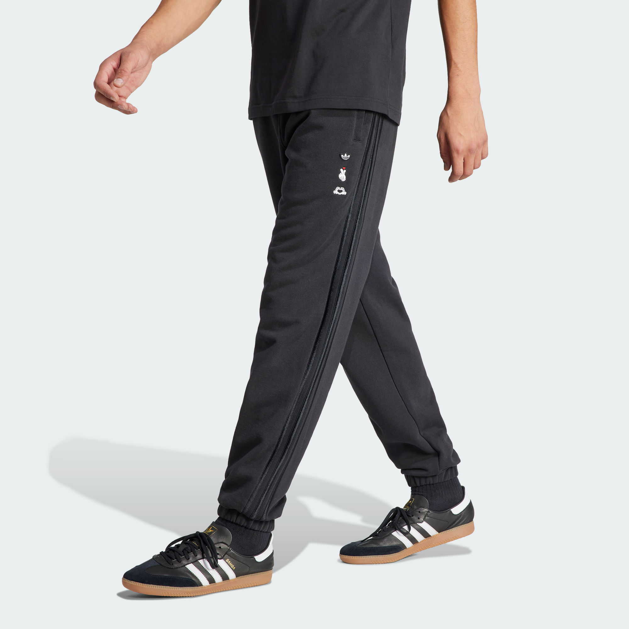 Мужские брюки adidas MICKEY EMBROIDERY SWEAT PANTS черные