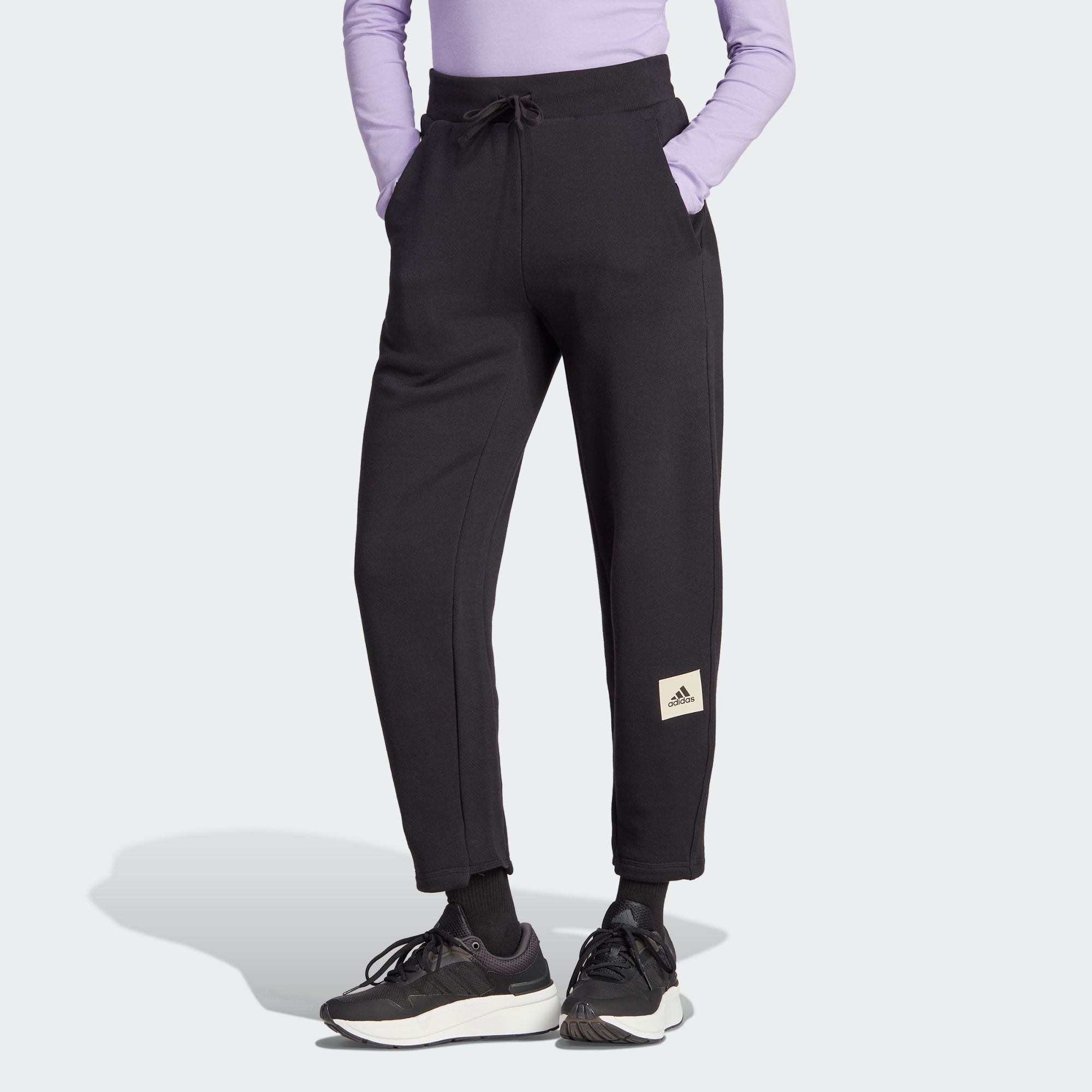 Женские брюки adidas LOUNGE BARREL-LEG PANTS черные