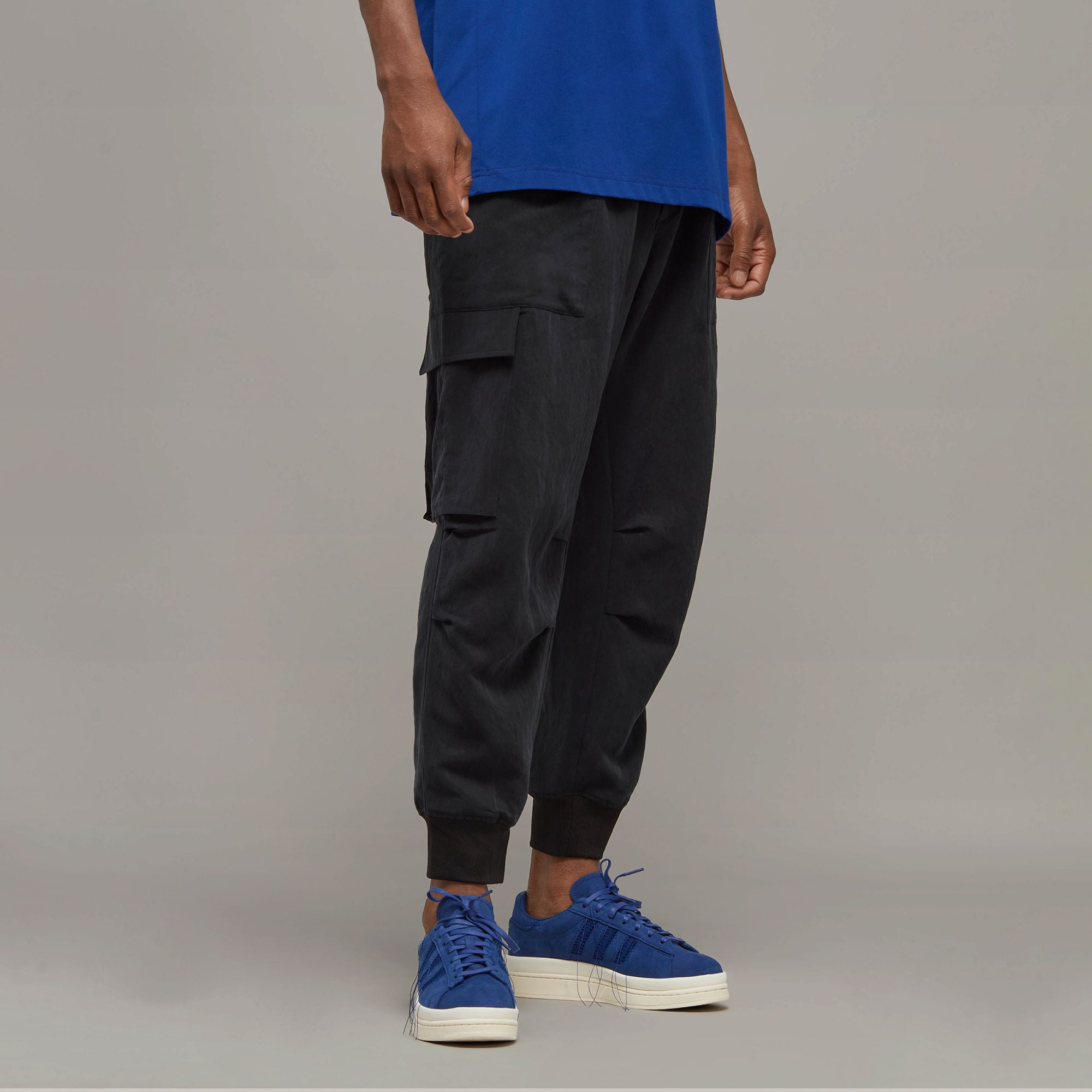 Брюки adidas UTILITY CUFFED CARGO PANTS