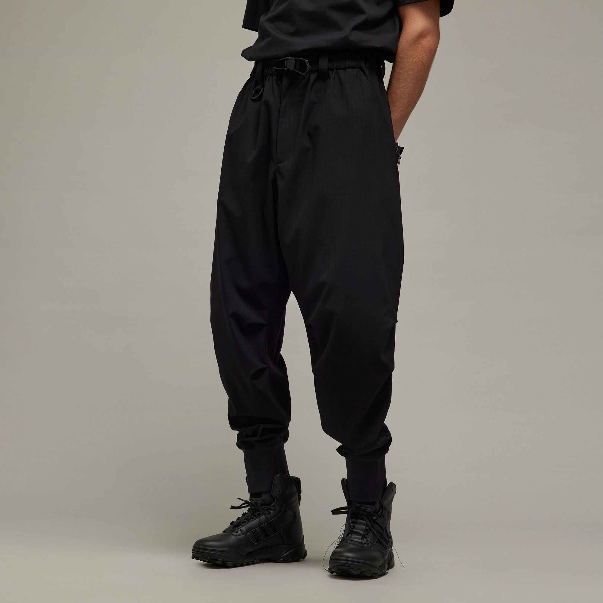 Мужские брюки adidas CUFFED RIPSTOP PANTS