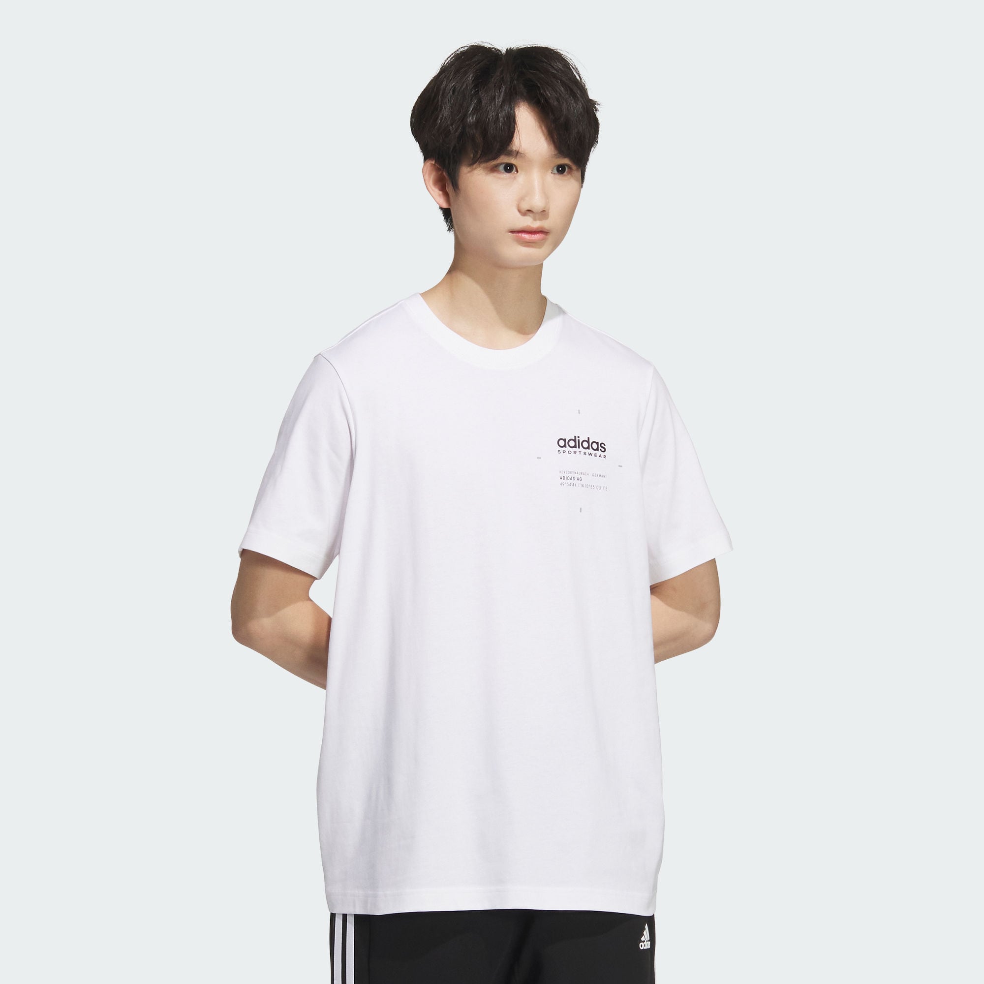 Футболка adidas SMALL LINEAR LOGO TEE черно-белая