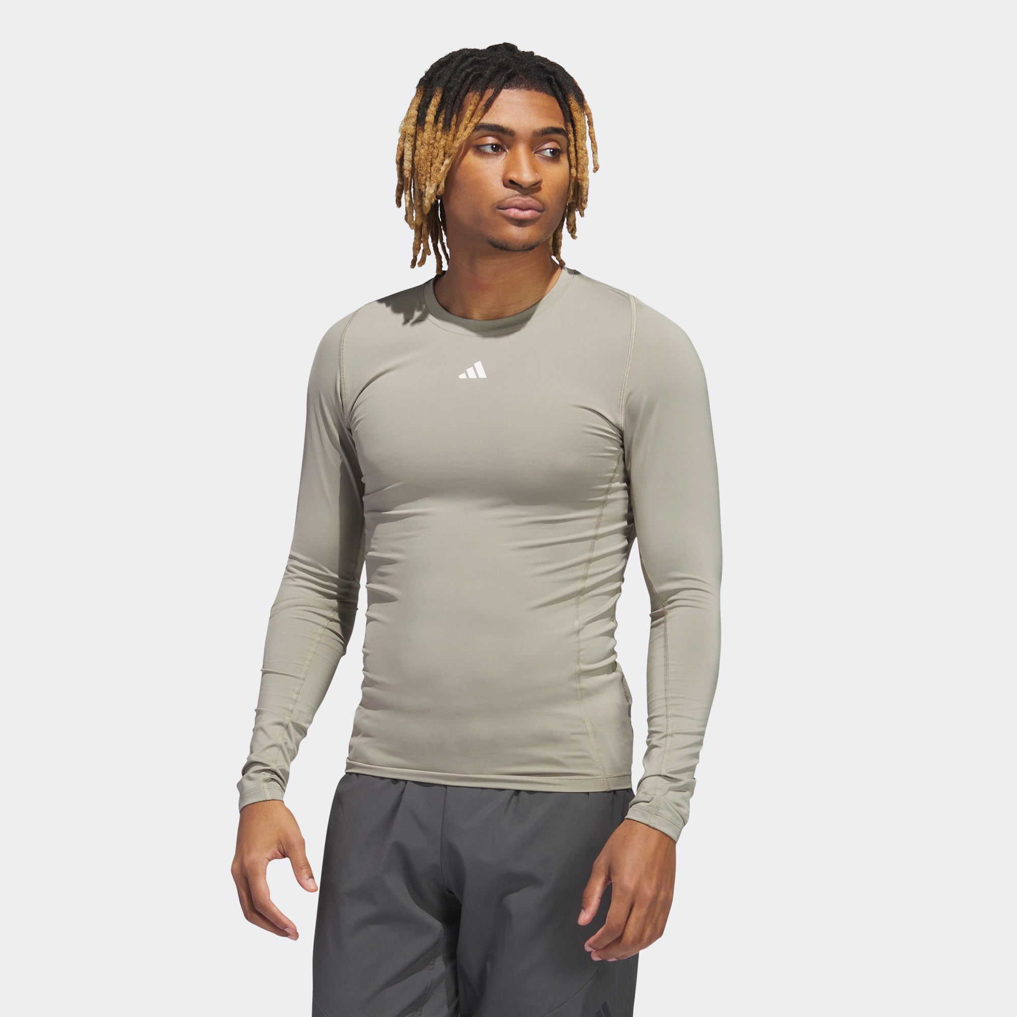 Мужская футболка adidas TECHFIT TRAINING LONG SLEEVE TEE IC2157