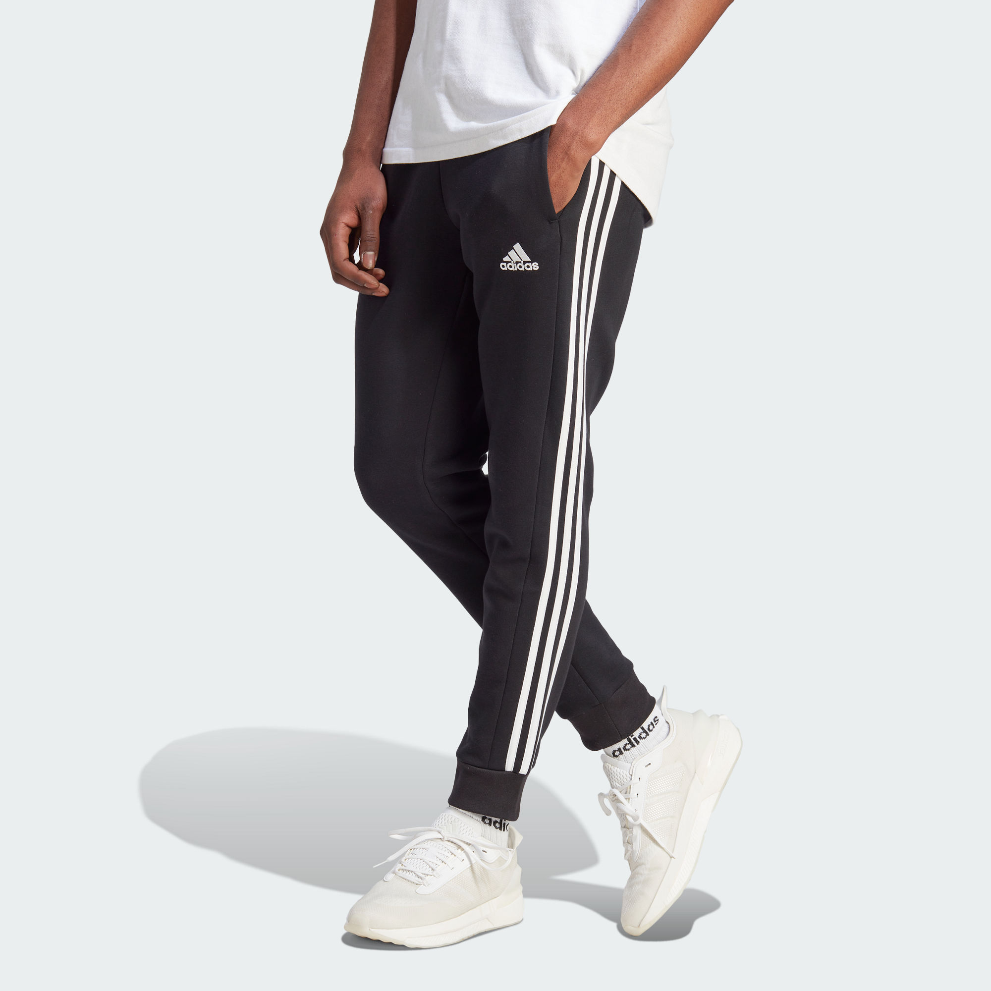 Мужские брюки adidas ESSENTIALS FLEECE CUFF PANTS черно-белые