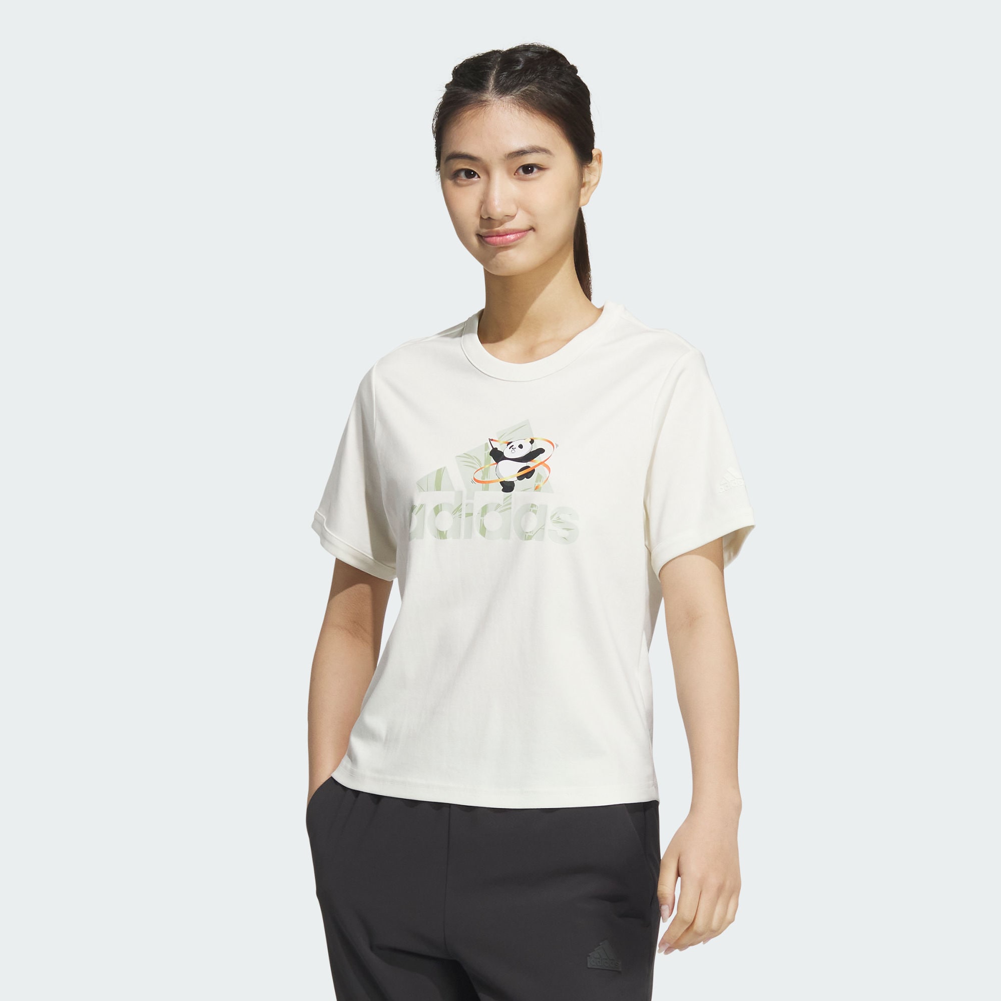 Женская футболка adidas T-SHIRT WITH BADGE OF SPORT GRAPHIC белая