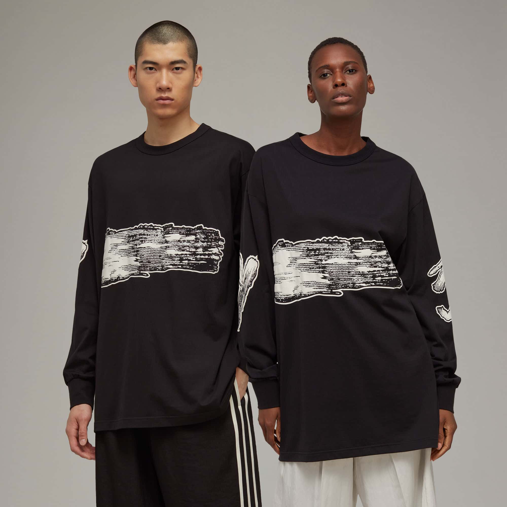 Футболка adidas GRAPHIC LOGO LONG SLEEVE TEE