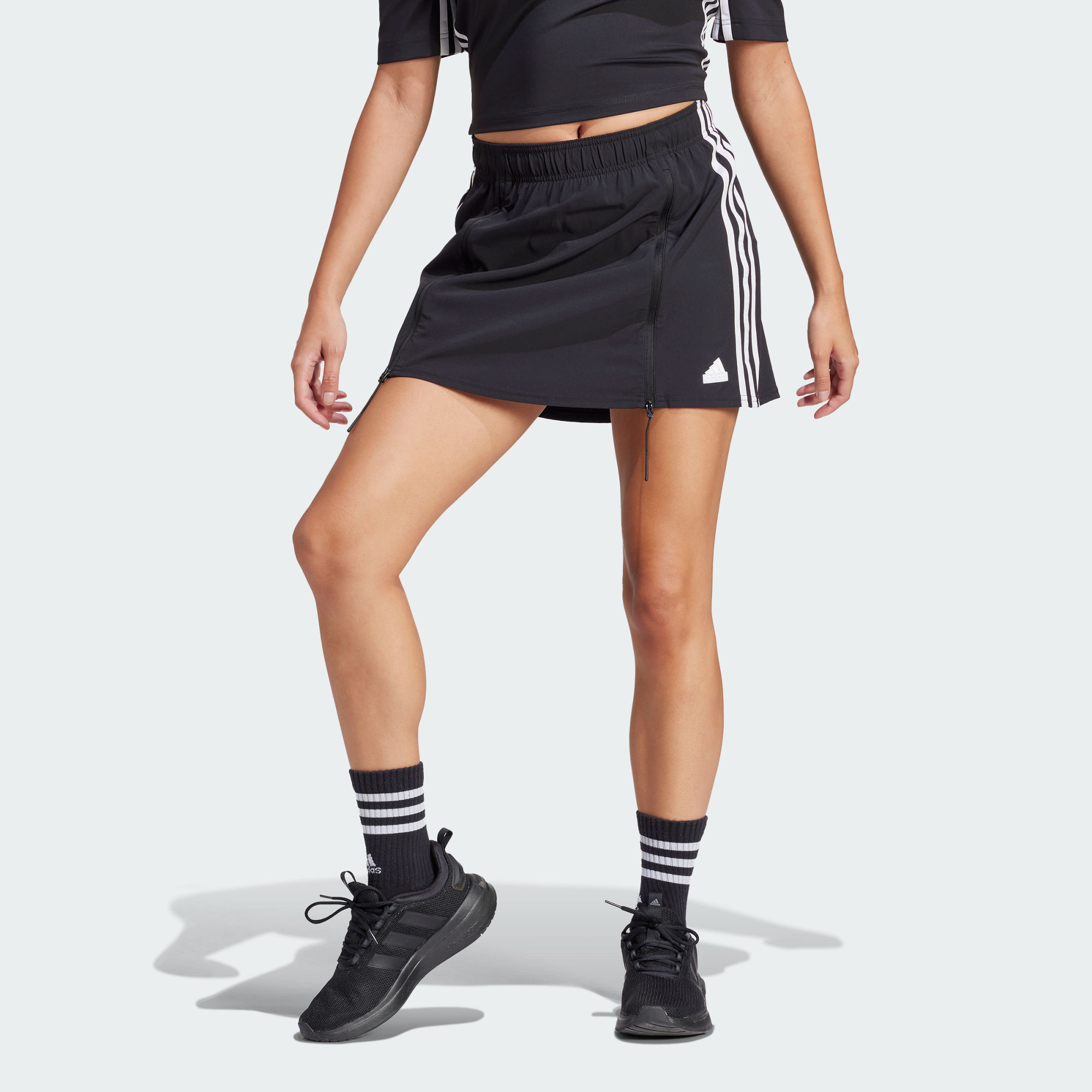 Женская юбка adidas DANCE ALL-GENDER WOVEN SKORT черно-белая