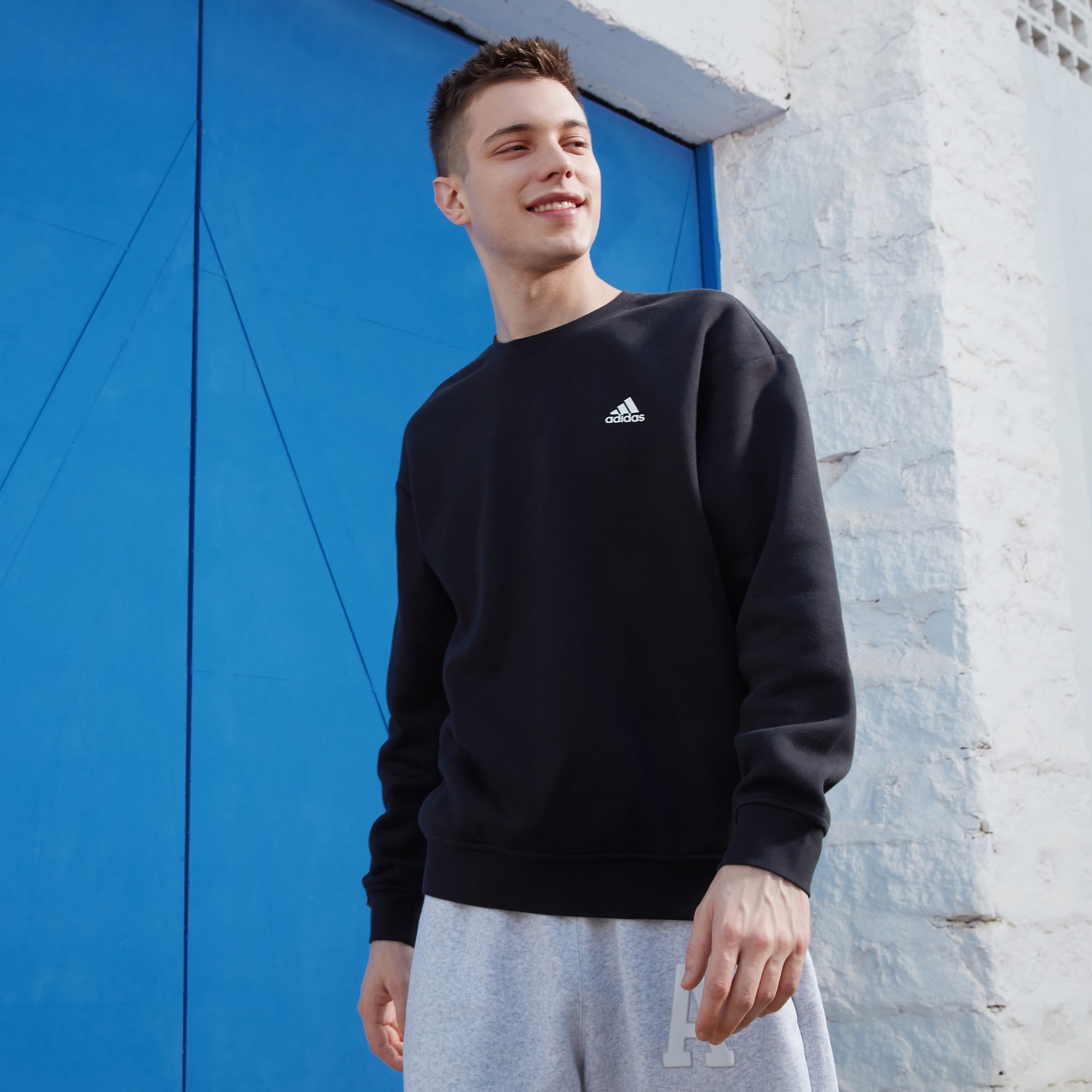 Свитшот adidas LABEL SWEATSHIRT черно-белый