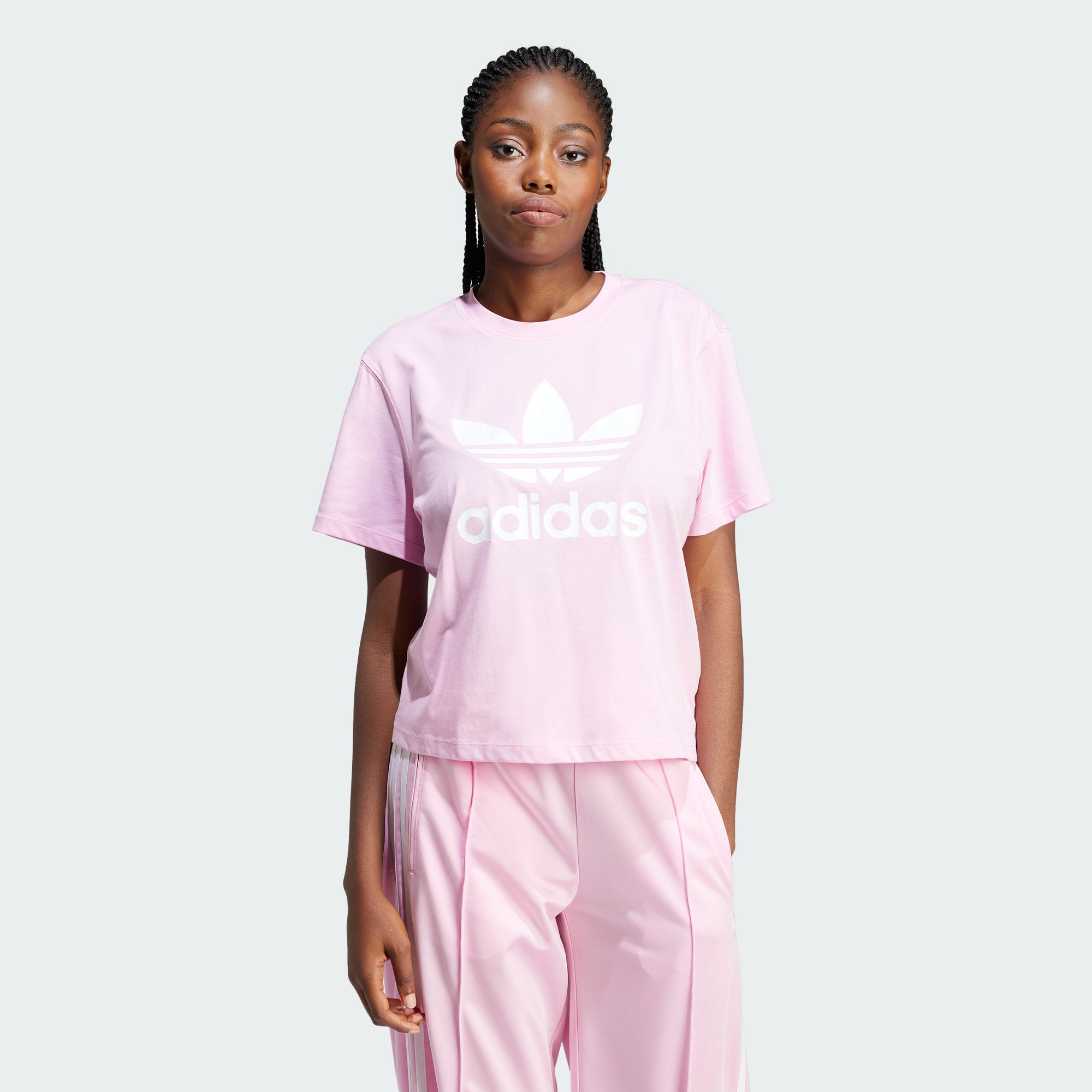 Женская футболка adidas ADICOLOR TREFOIL BOXY T-SHIRT IN2492