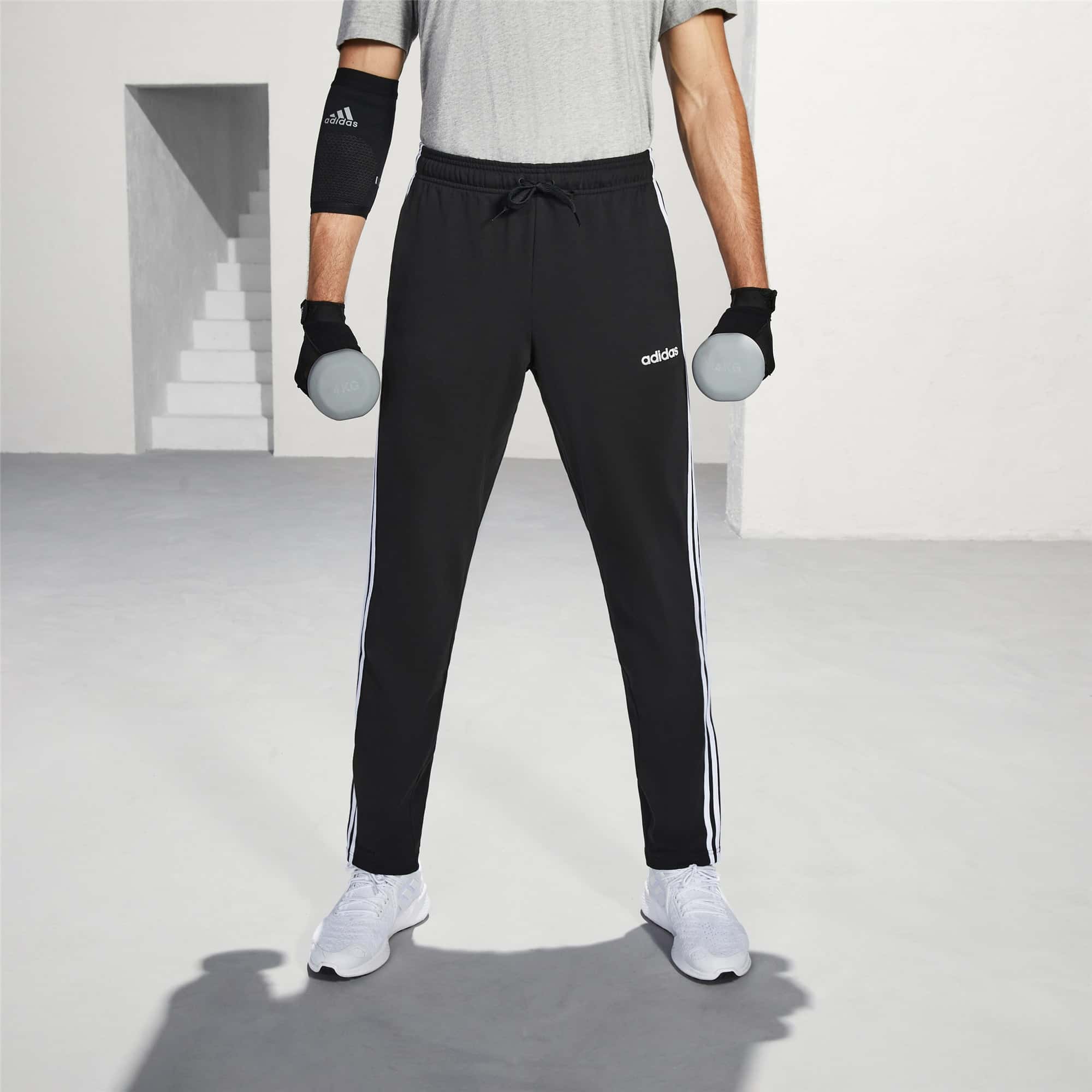 Мужские брюки adidas ESSENTIALS OPEN HEM PANTS