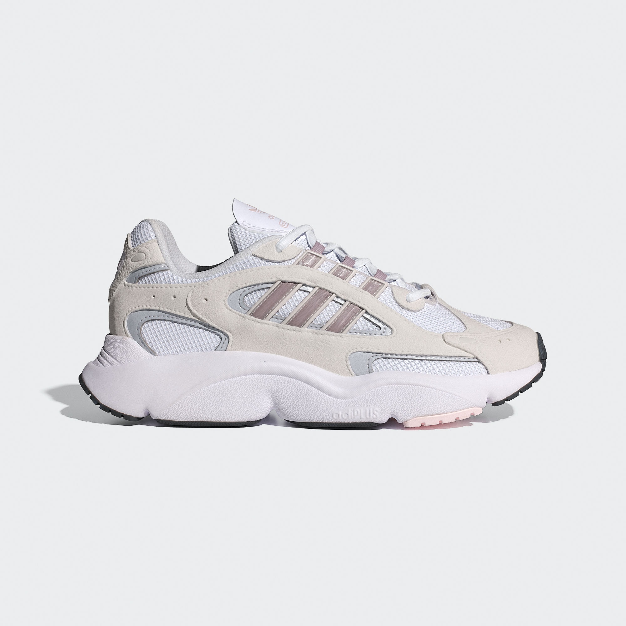 Женские кроссовки adidas OZMILLEN SHOES IF6551