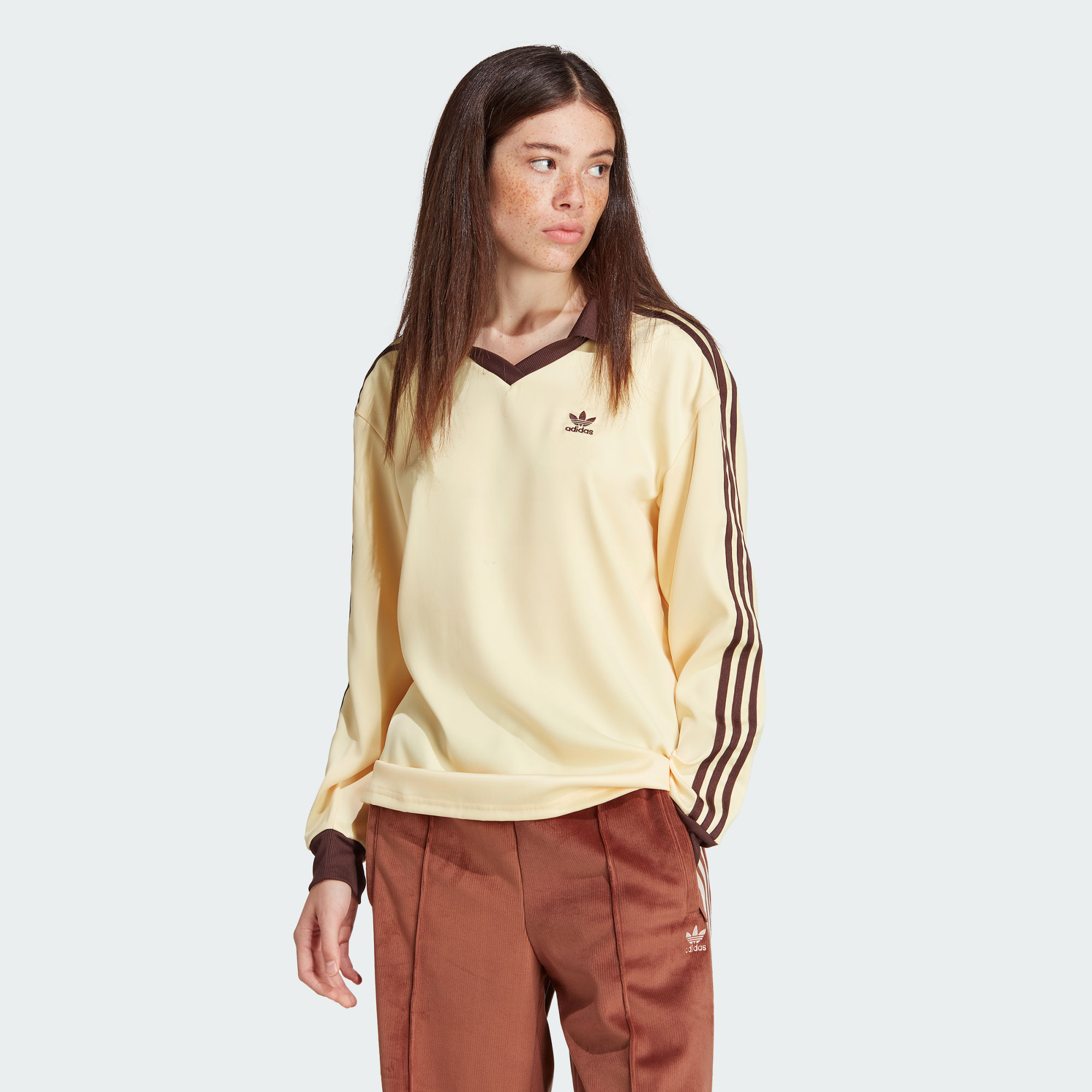 Женская футболка adidas 3-STRIPES SATIN SLEEVE TEE IT9835