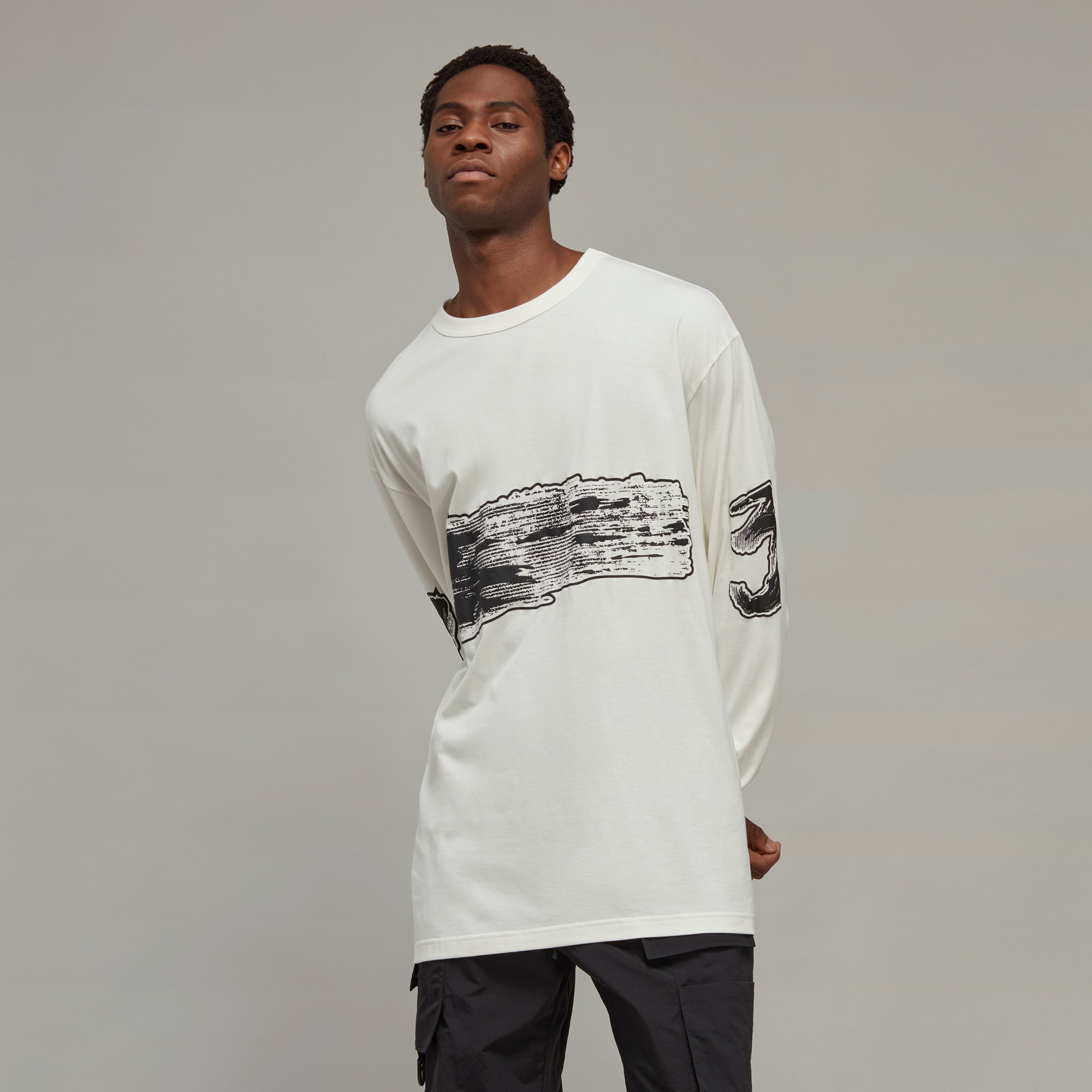 Футболка adidas GRAPHIC LOGO LONG SLEEVE TEE