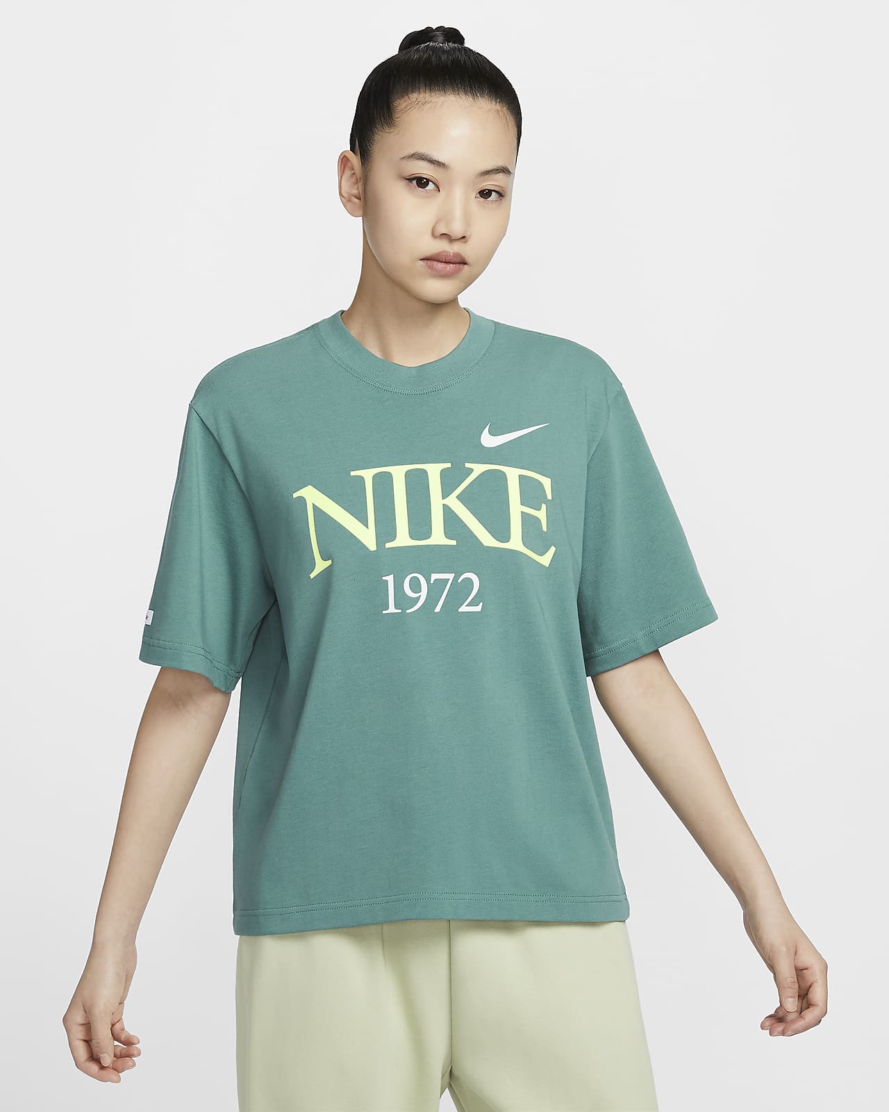 Женская футболка Nike Sportswear Classic синяя