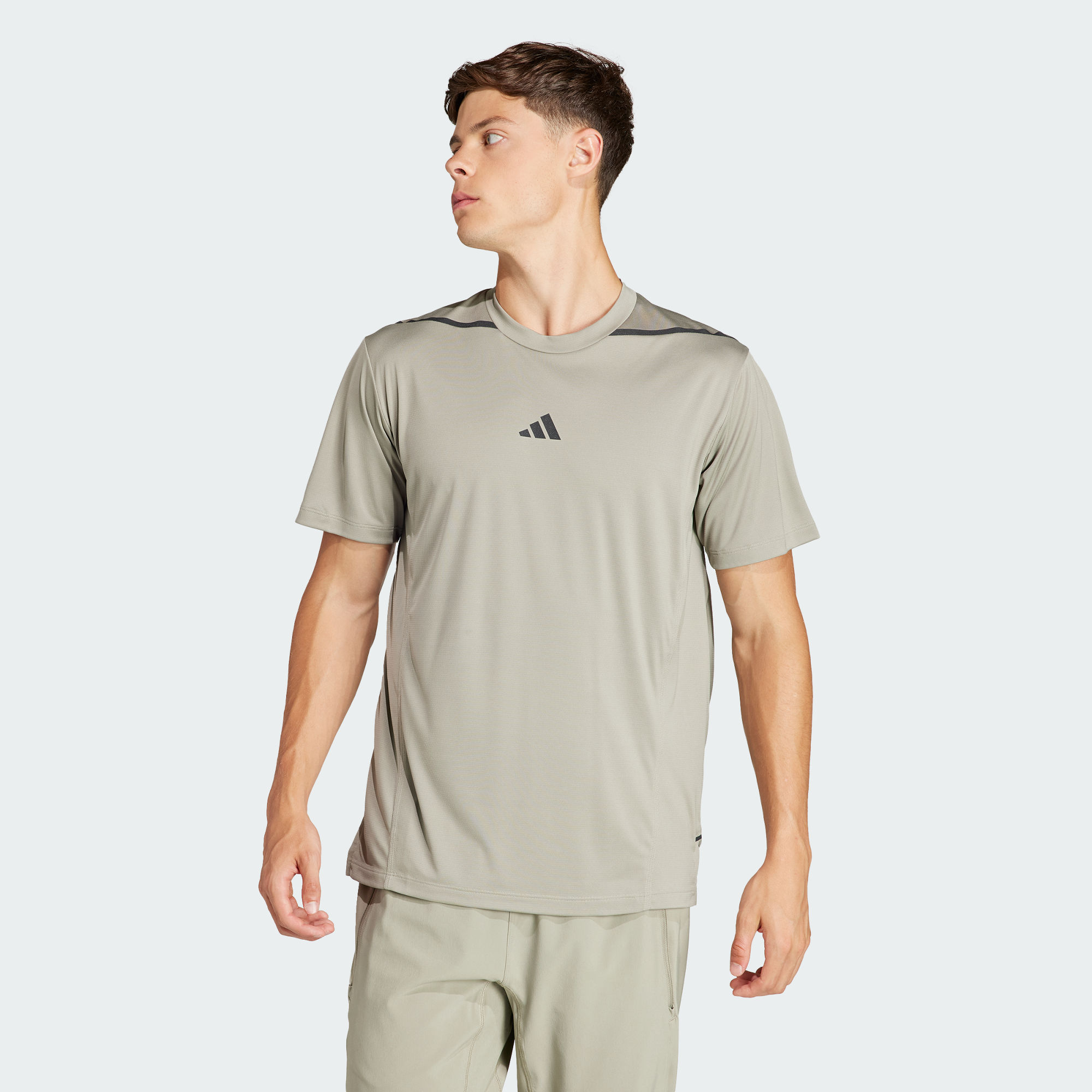 Мужская футболка adidas TRAINING ADISTRONG WORKOUT TEE IS3838