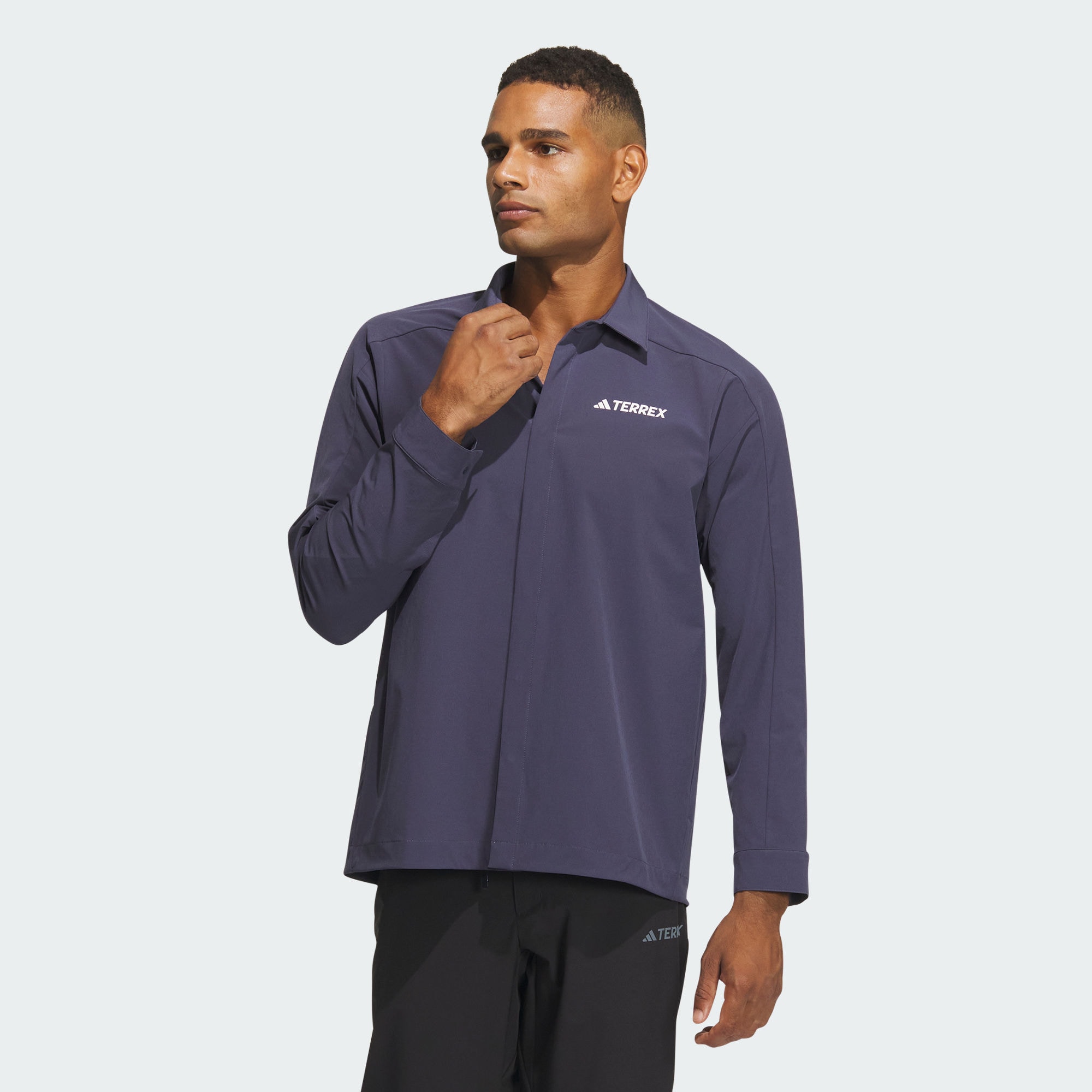 Мужской свитшот adidas AEROREADY LONG SLEEVE TOP зеленый