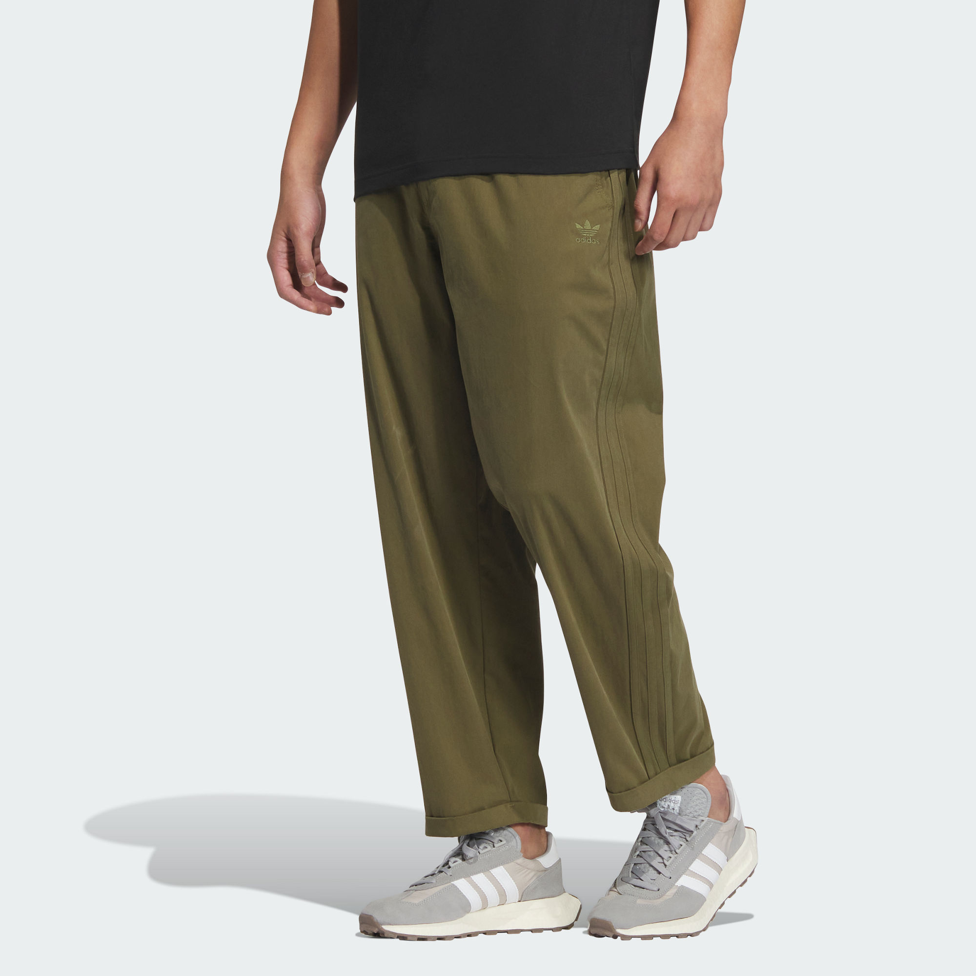 Мужские брюки adidas STREET TRACK TRACKSUIT BOTTOMS IW6295