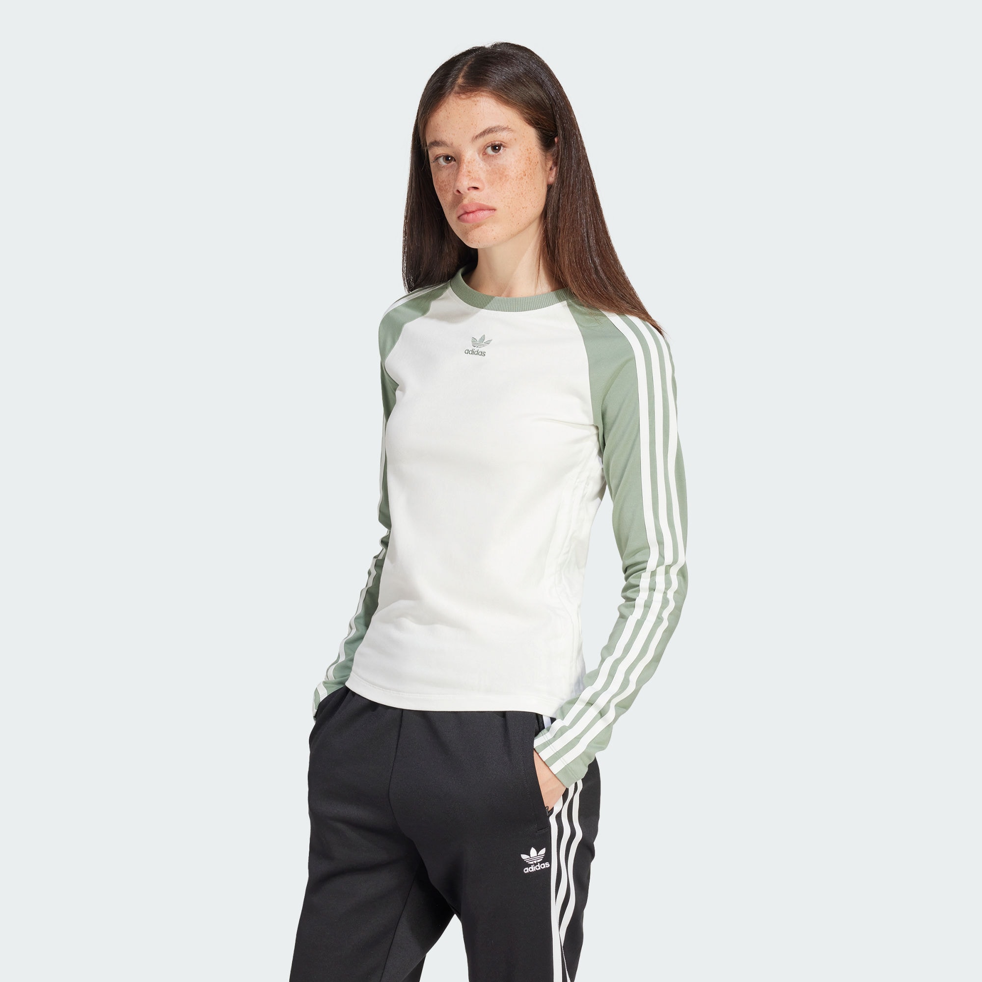 Женская футболка adidas SLIM FIT LONG SLEEVE TEE IY3197