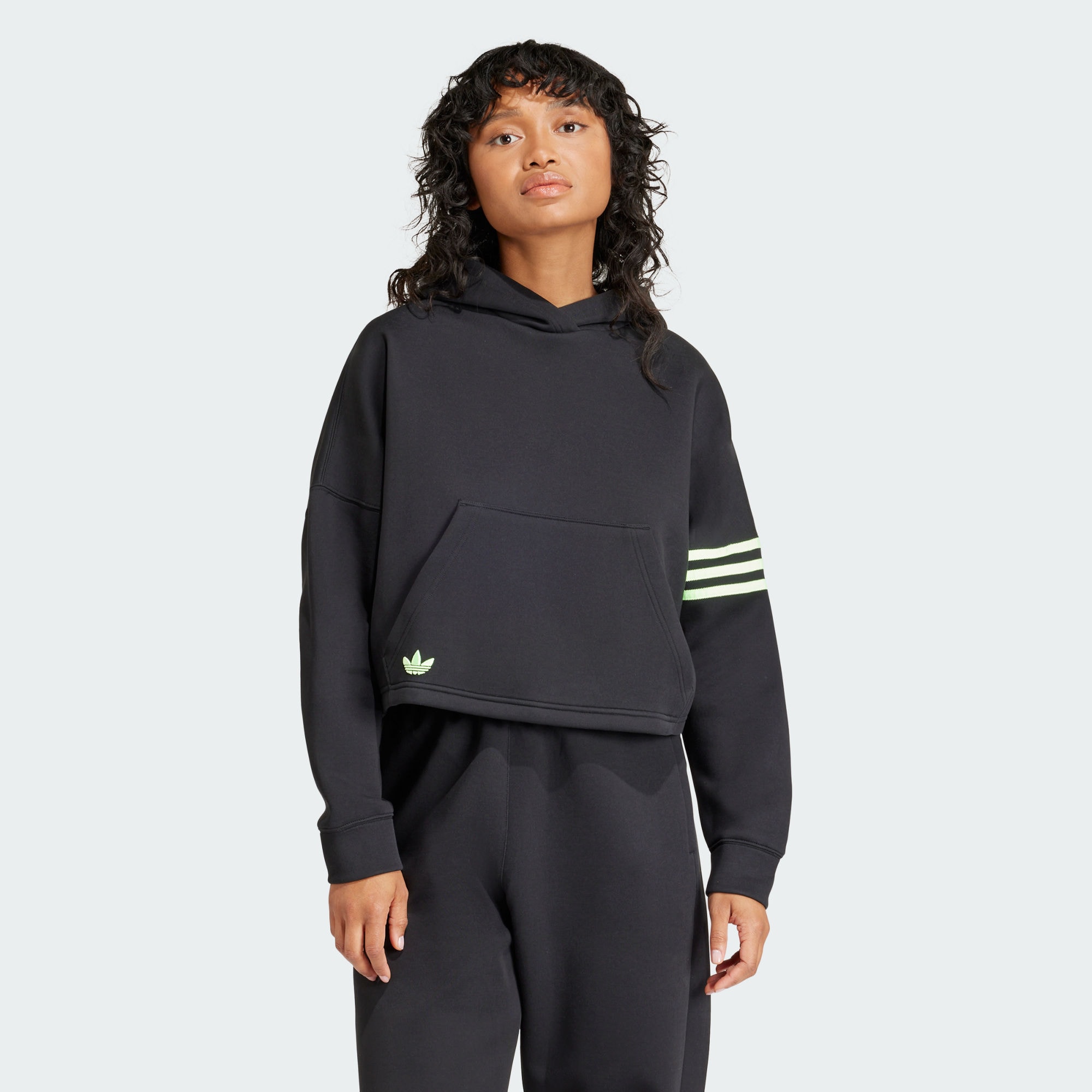 Женское худи adidas NEUCLASSICS HOODIE IU2497