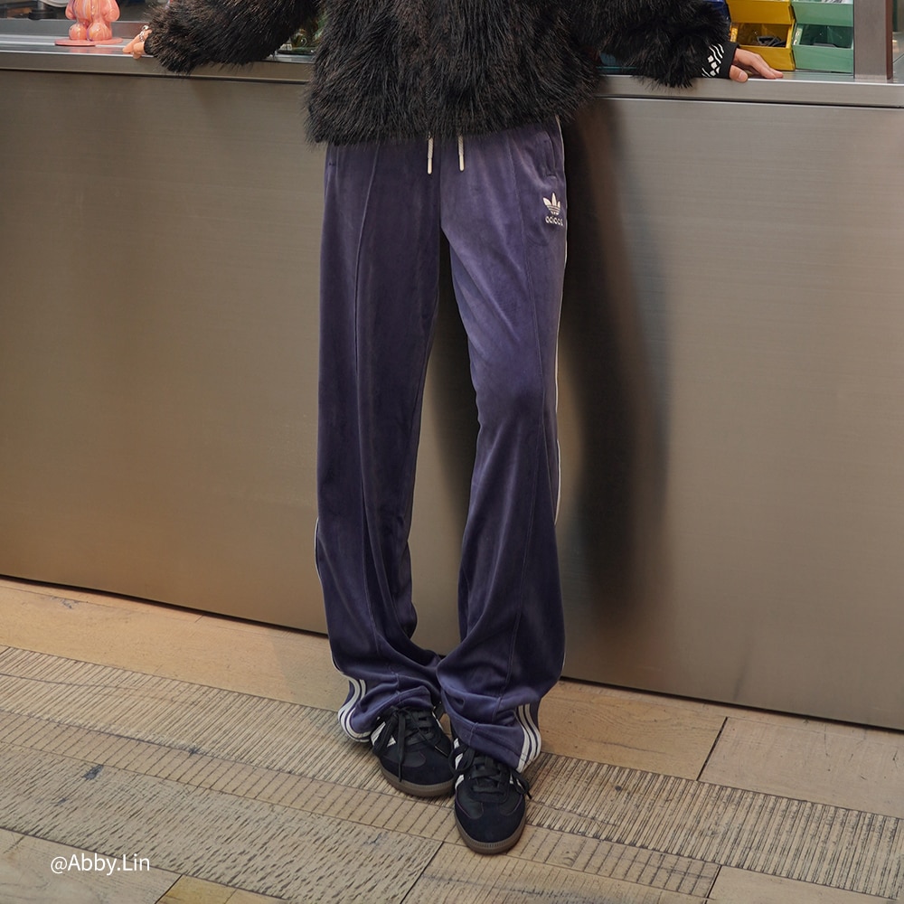 Женские брюки adidas VELOUR SST TRACK SUIT PANTS