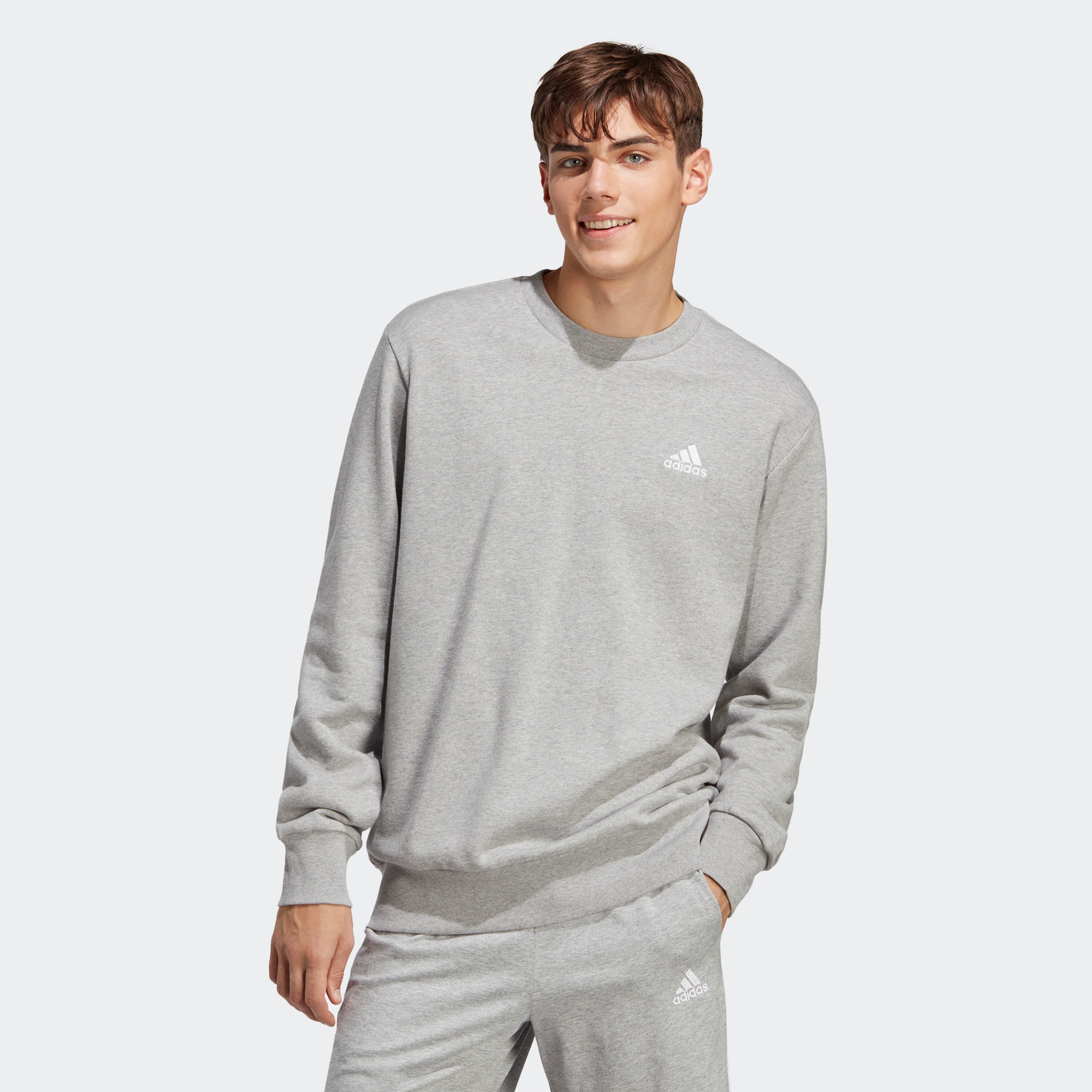 Мужской свитер adidas ESSENTIALS EMBROIDERED LOGO серый