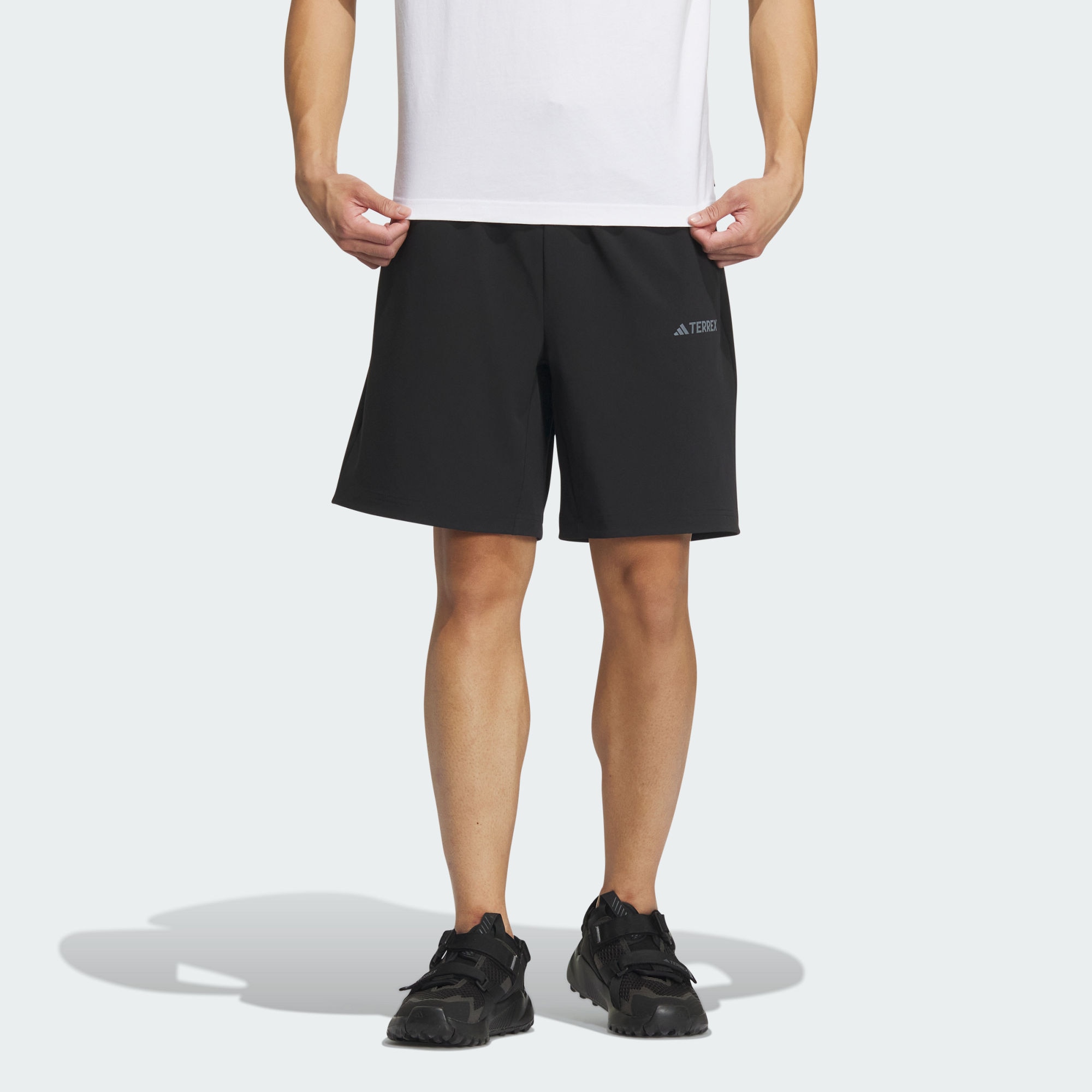 Мужские шорты adidas AEROREADY 4-WAY STRETCH SHORTS черные