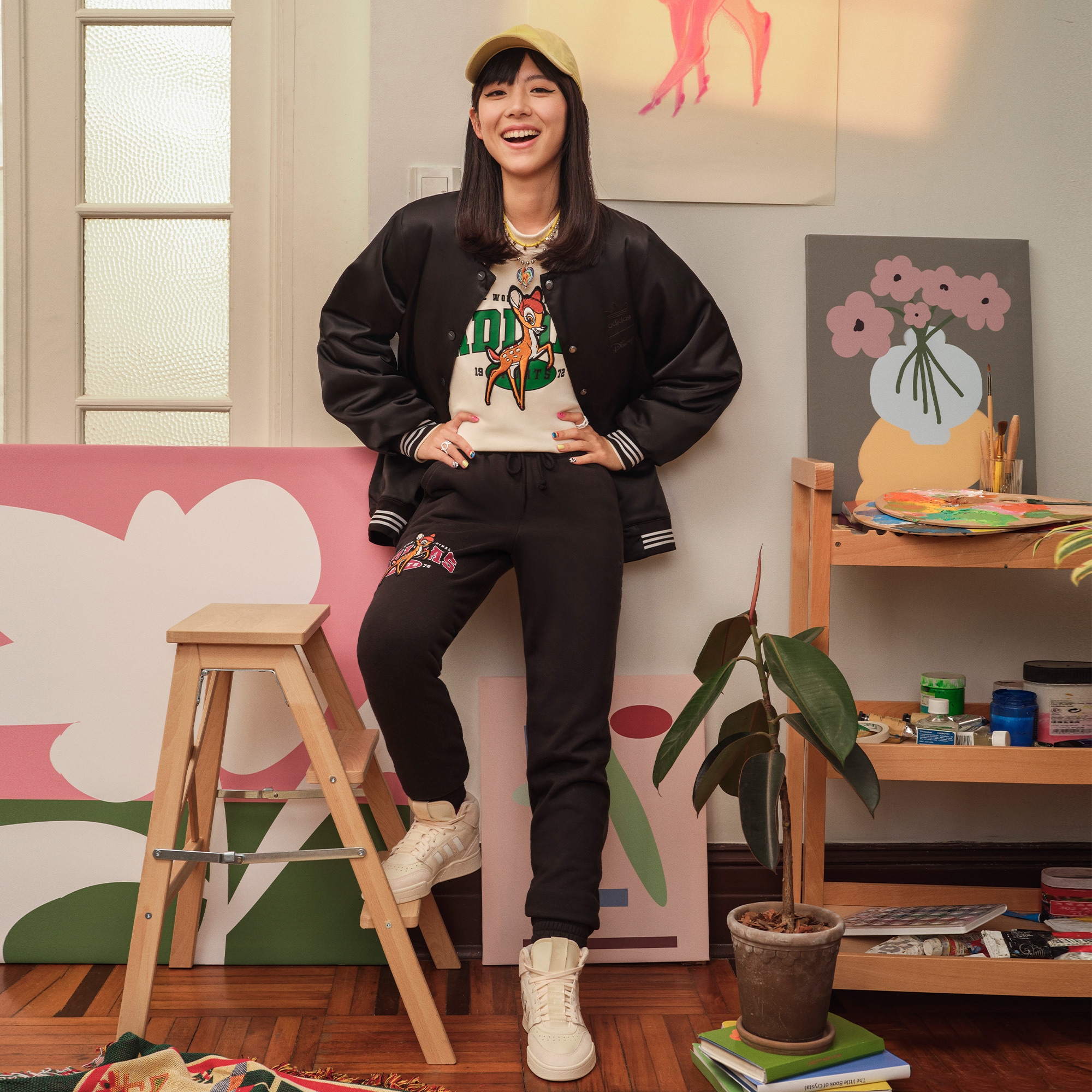 Женский свитшот adidas DISNEY BAMBI SWEATSHIRT белый