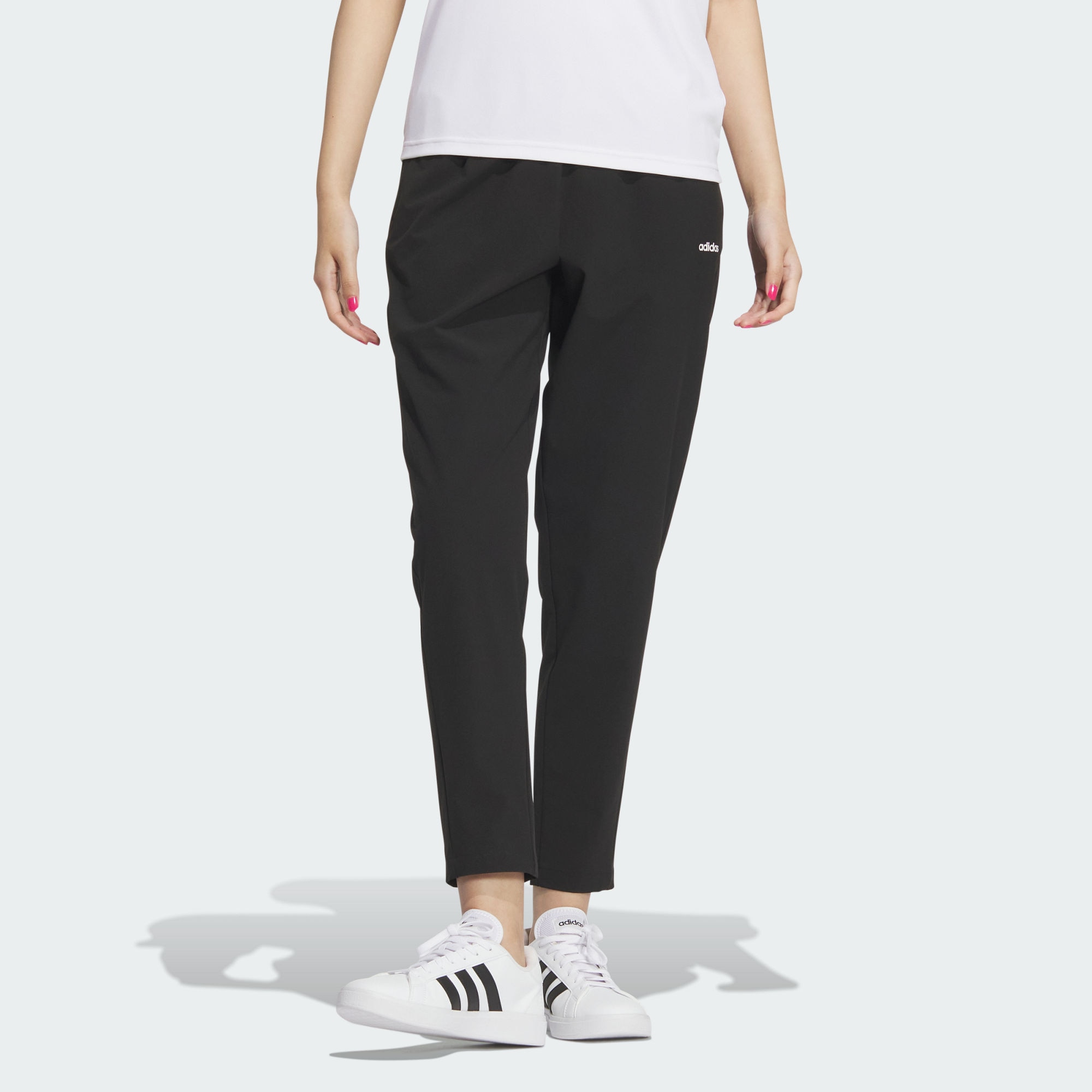 Женские брюки adidas ESSENTIALS WOVEN PANTS