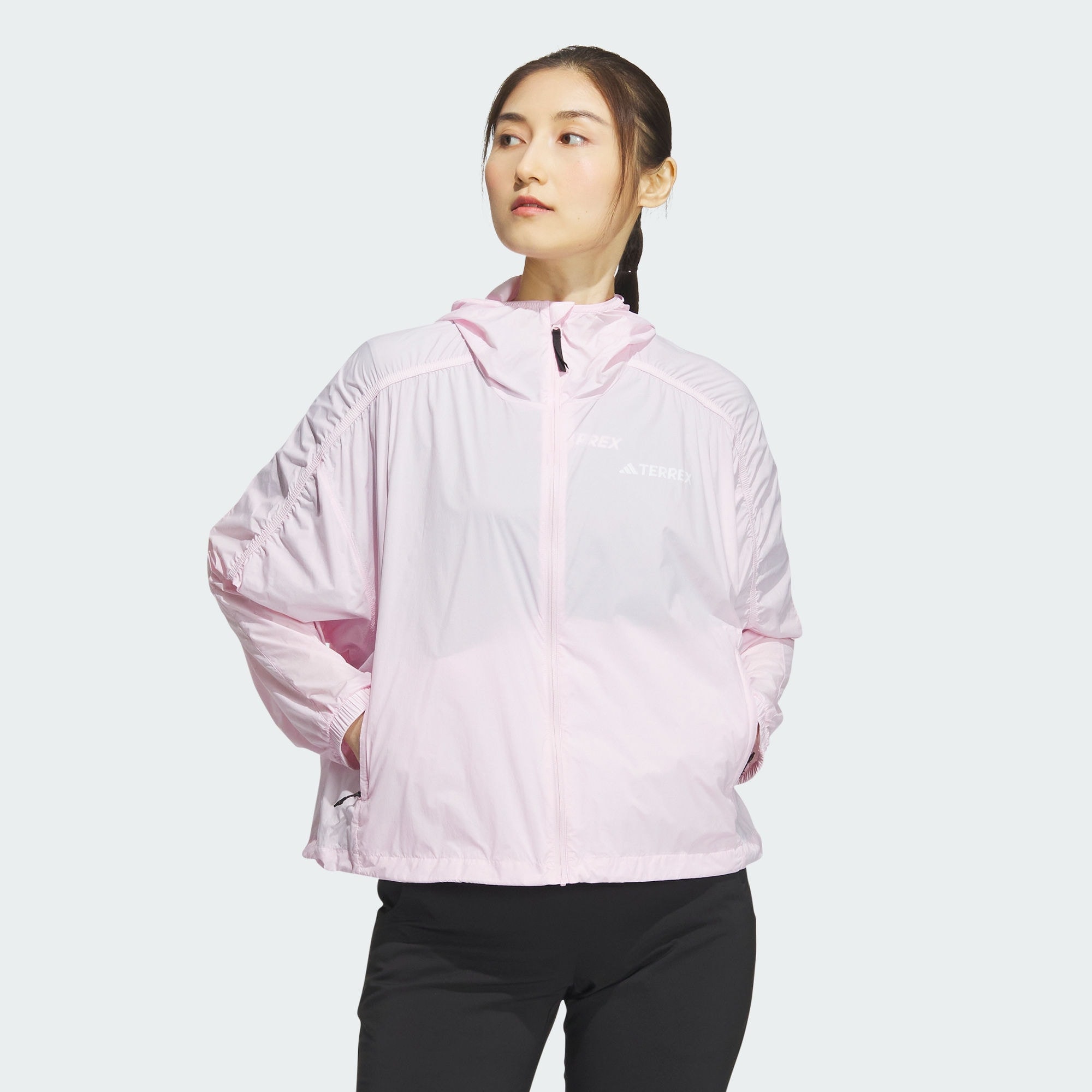 Женская куртка adidas WINDBREAKER