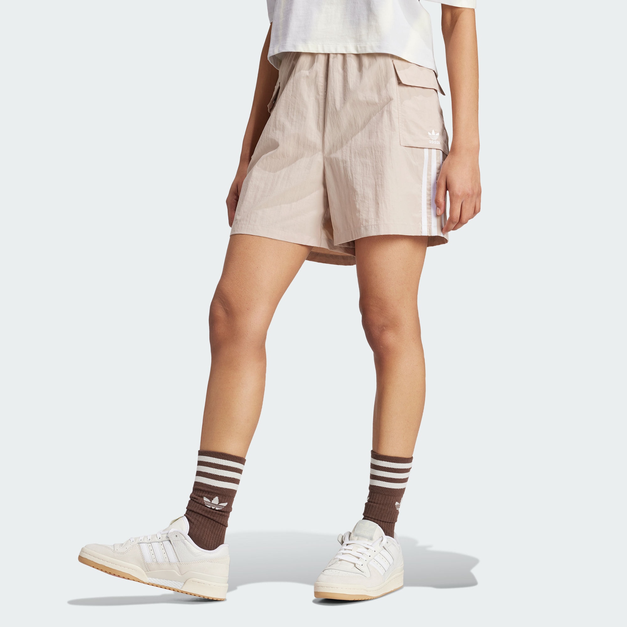 Женские шорты adidas ADICOLOR CARGO SHORTS JH1074