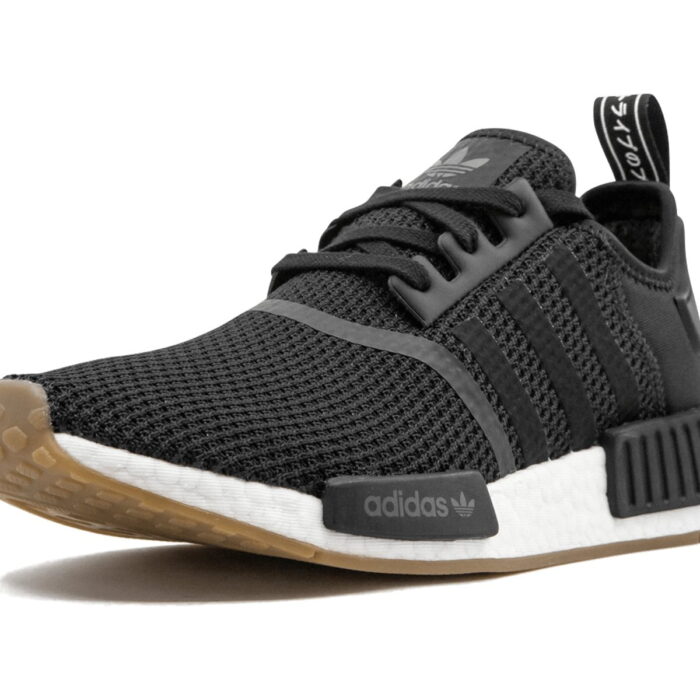 nmd r1 black shoes