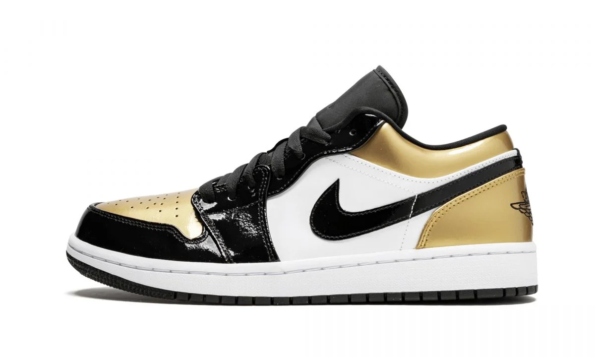Кроссовки Nike Air Jordan 1 Low Gold Toe фотография