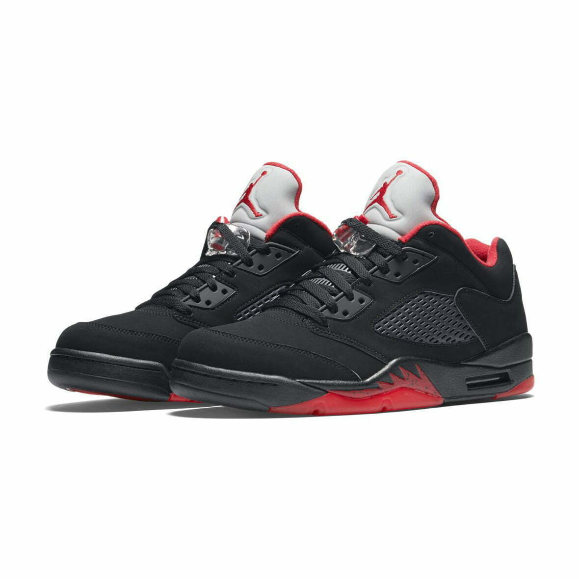 Джорданы кроссовки низкие. Nike Air Jordan 5. Nike Air Jordan 5 Retro. Nike Air Jordan 5 Retro Low. Nike Jordan 5 Retro Low.
