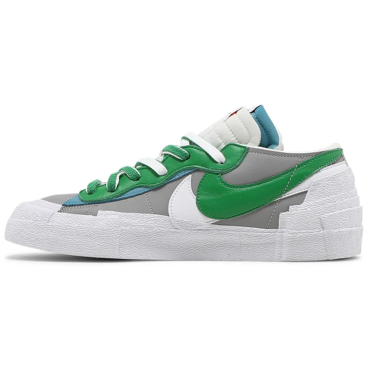 Nike Blazer Low sacai Medium Grey Classic Green фотография