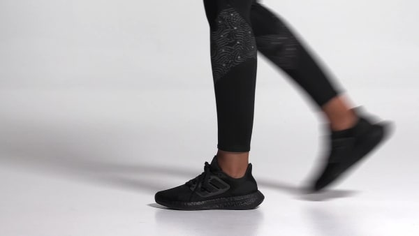 Женские кроссовки для бега adidas Pureboost 22 Shoes (Черные) фотография