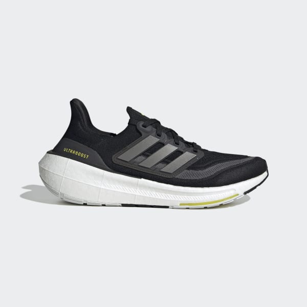 Adidas core on sale black ultra boost