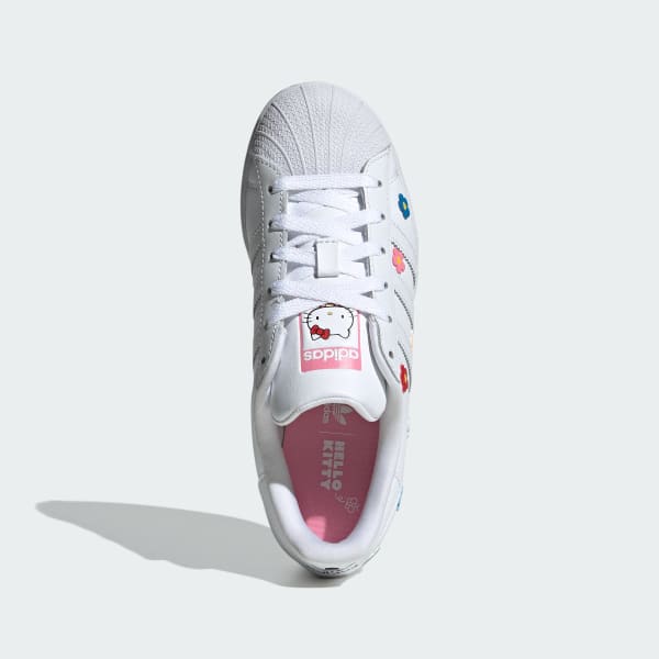 Hello kitty hot sale adidas superstar