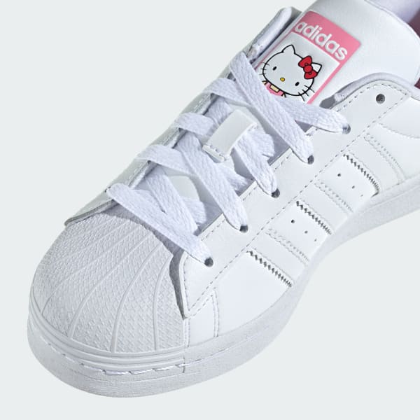 Hello kitty hot sale adidas superstar