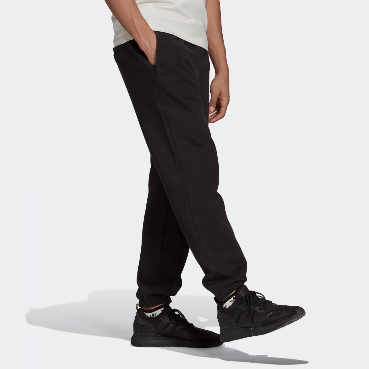 Trefoil deals adidas joggers