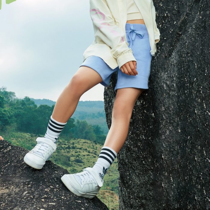 Детские шорты adidas GRAPHIC PRINT HIGH-WAIST SHORTS