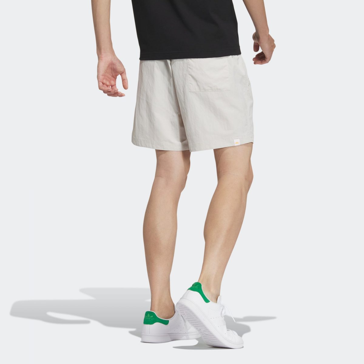 Мужские шорты adidas MONKEY KINGDOM WOVEN SHORTS фотография